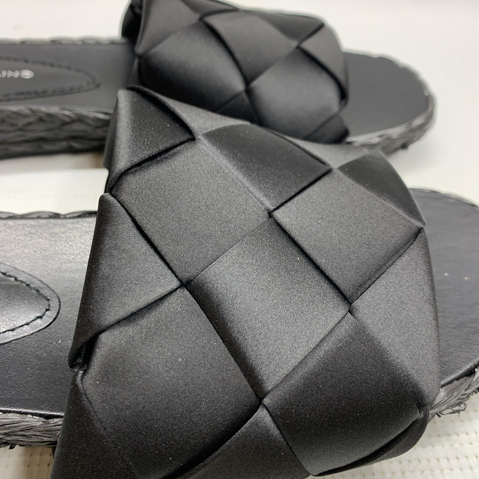 Bandolino Deedee Platform Sandal Black Size 10M Slipon Slipper BNDEEDEE2 Textile