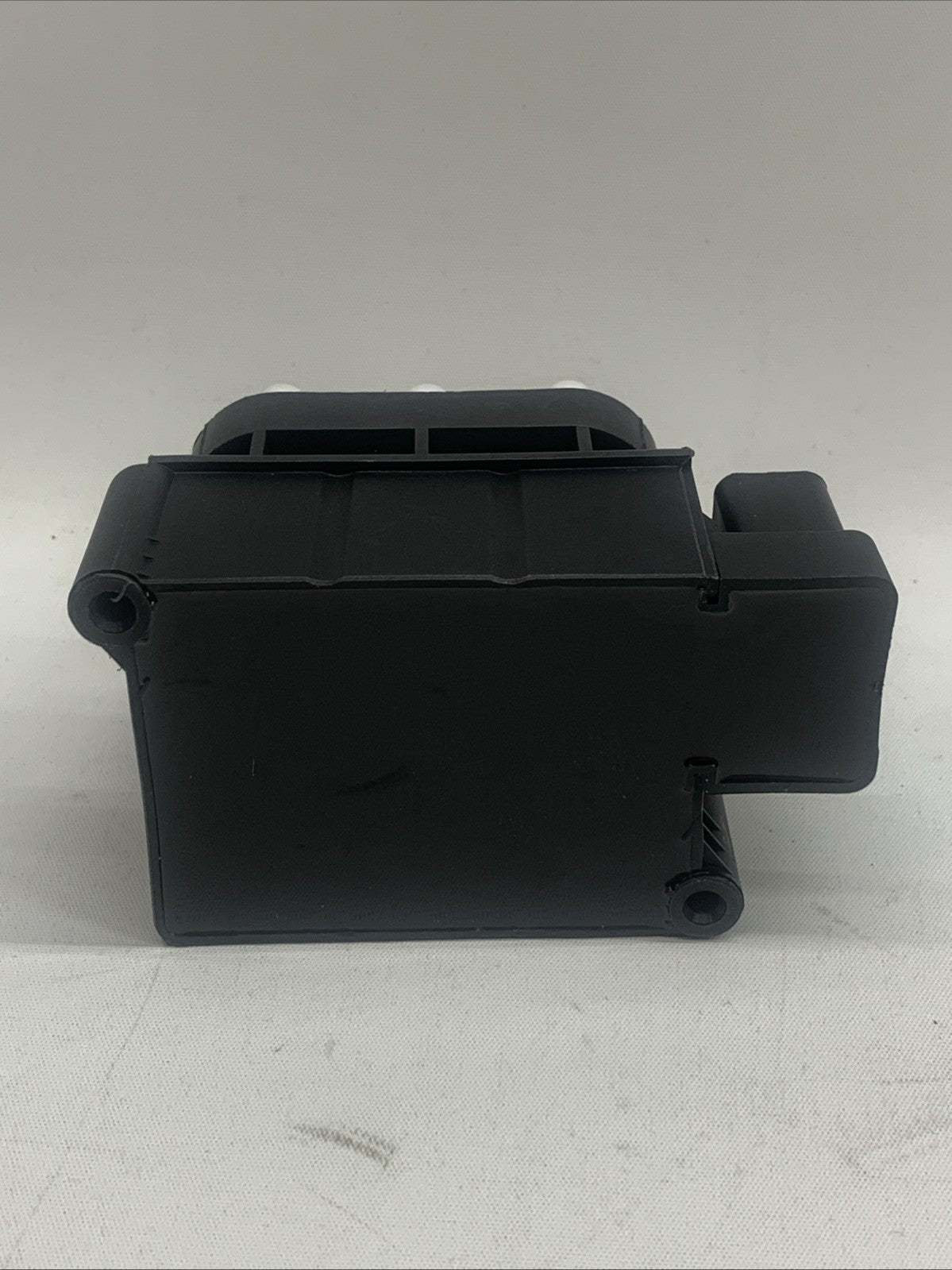 Air Suspension Valve Block For Mercedes Benz GL350 450 550 ML250 S400 2123200358