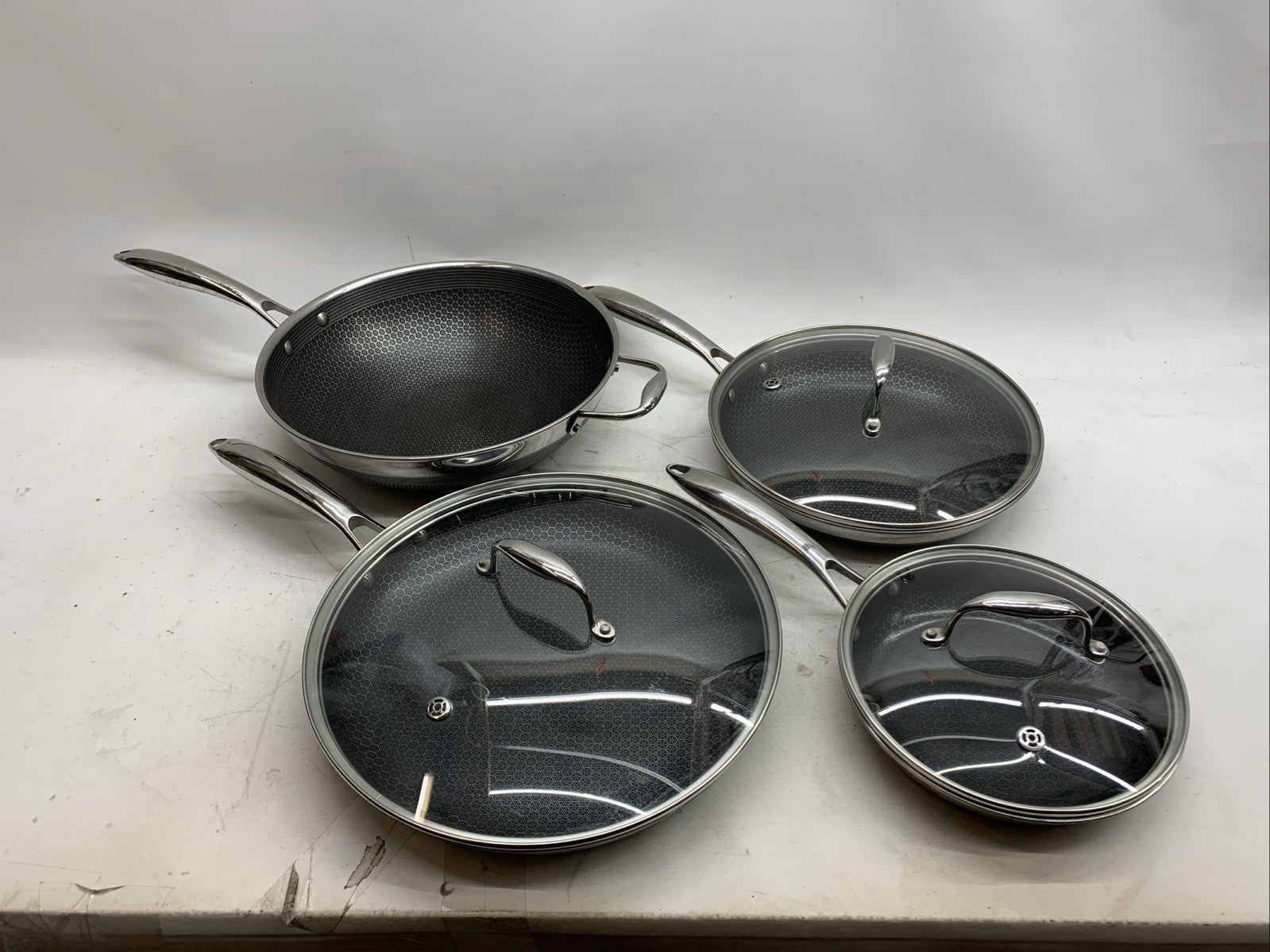 HexClad Hybrid Nonstick 7-Piece Cookware Cooking Set with Lids and Wok - USED