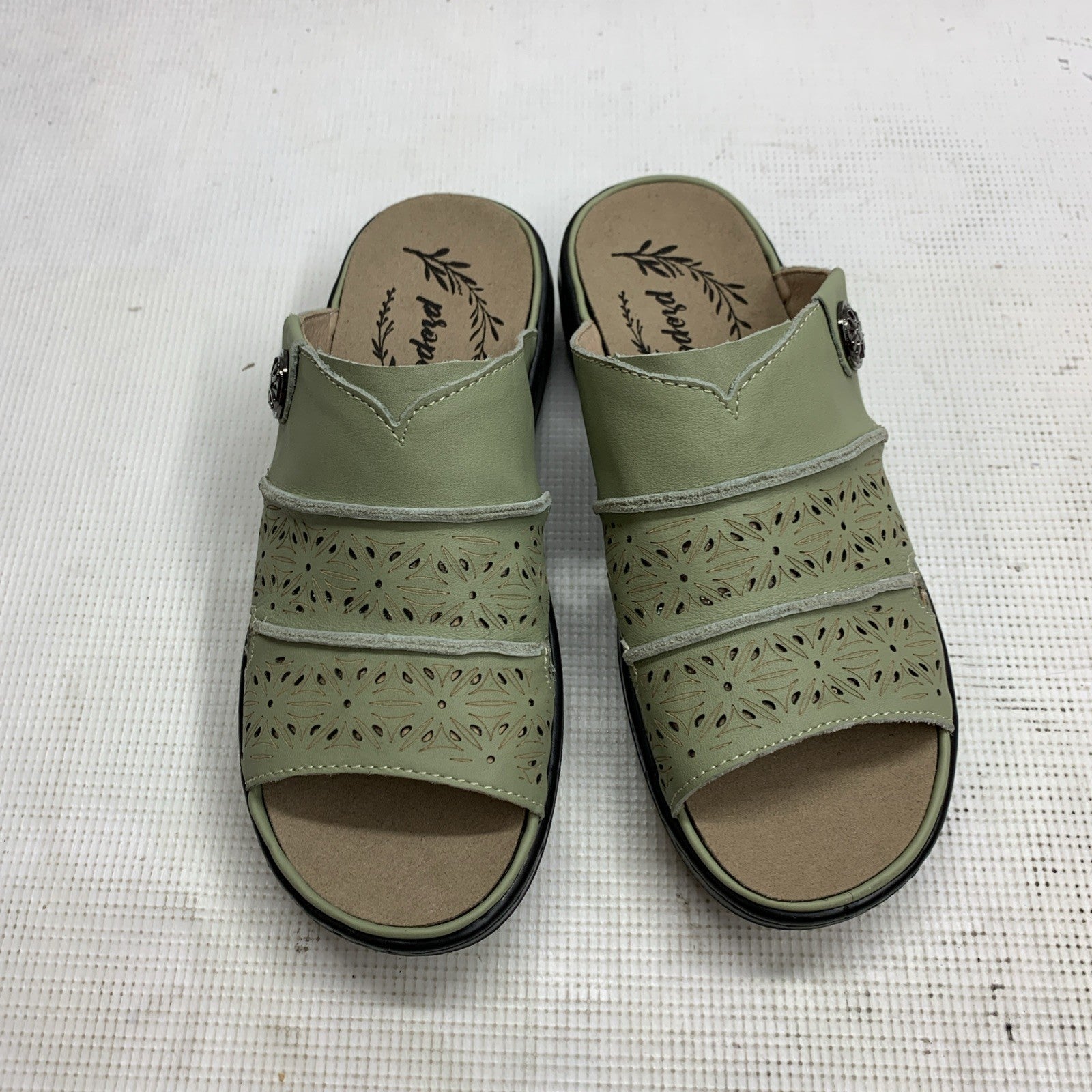 Propet Gertie CutOuts Slide Women's Green Casual 6 Sandals Green WSO041L Slip-on