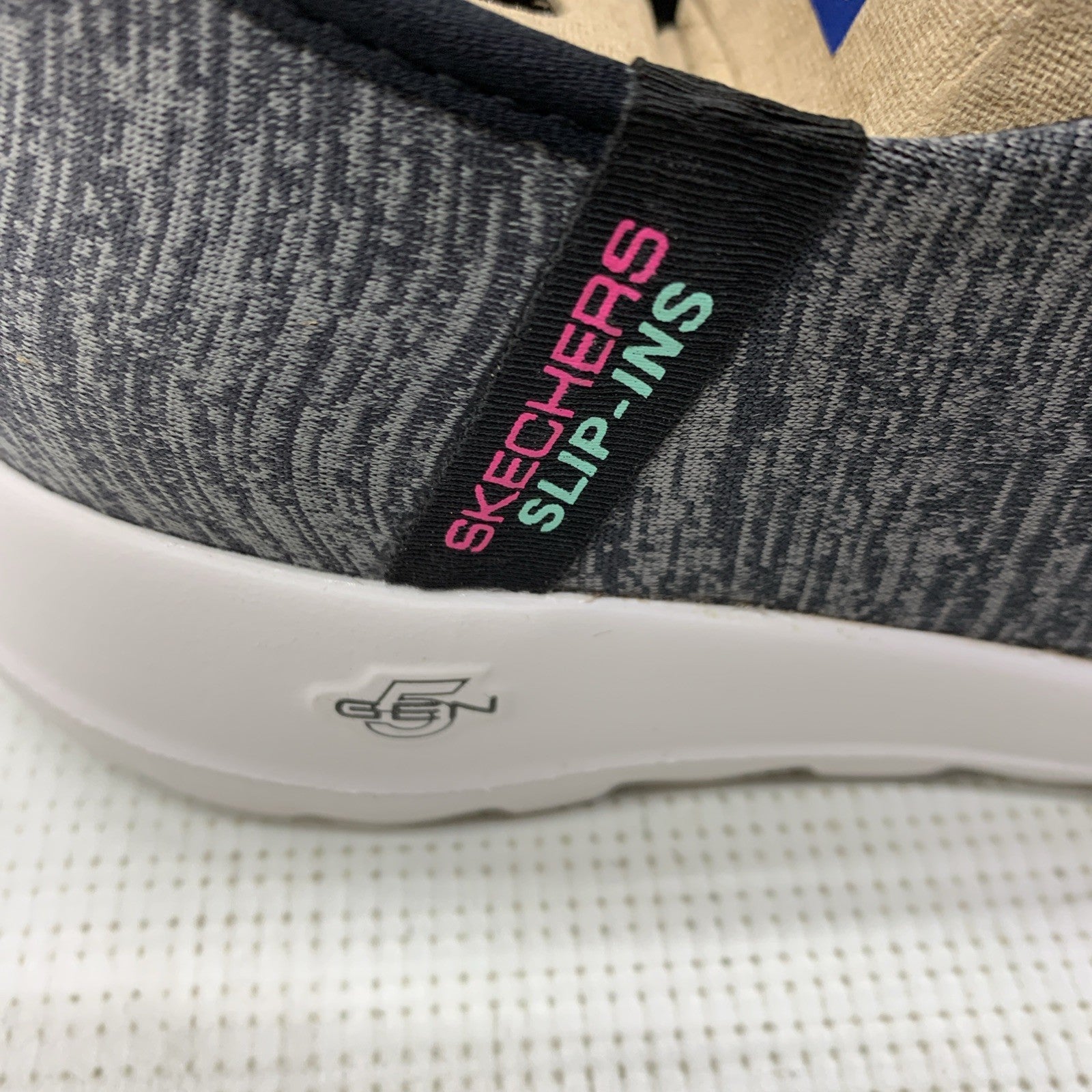 Skechers GoWalk Joy Ibis Women Athletic Sneaker Hands Free Slip-in 124646 Size 8