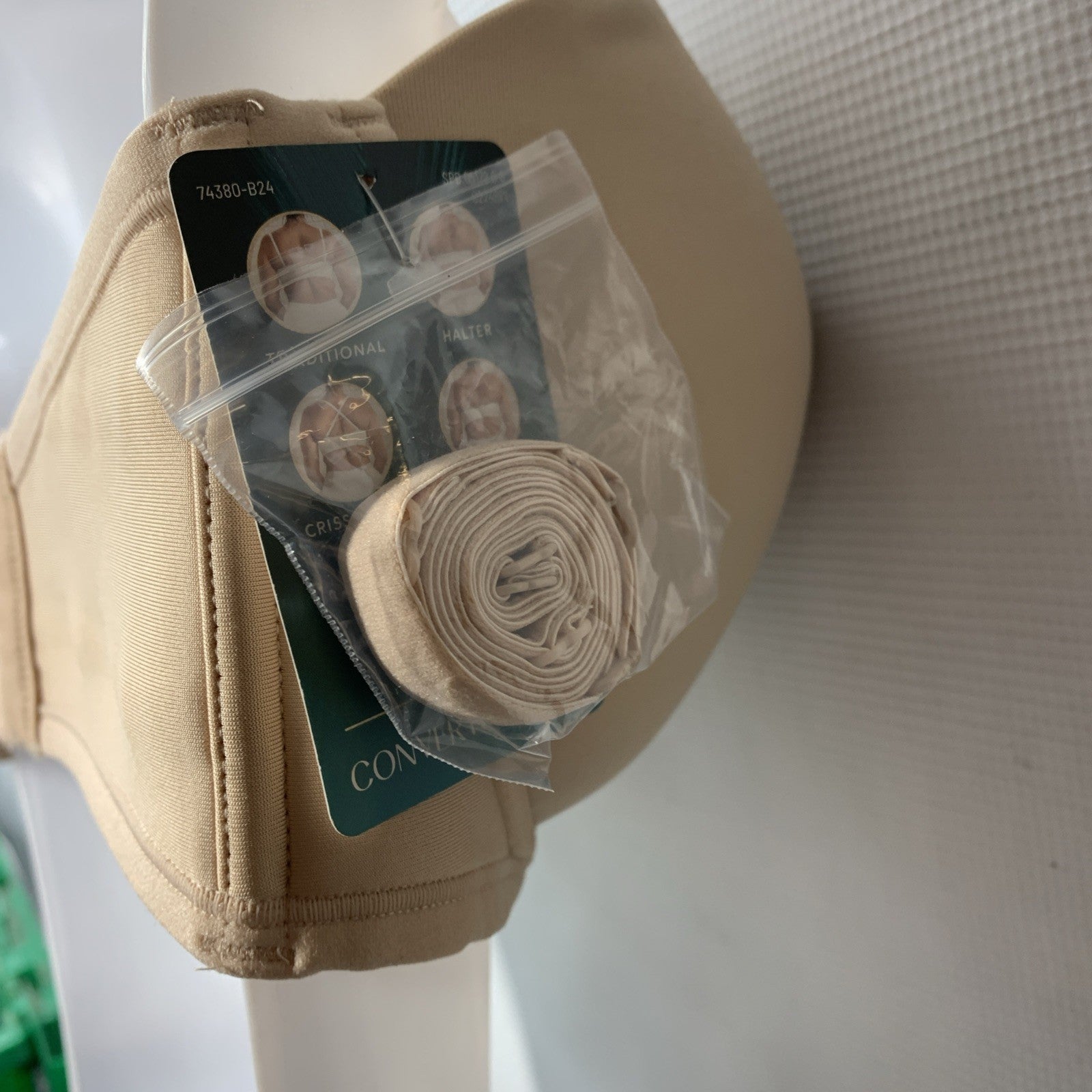 Vanity Fair 74380 Womens Bra Strapless Beauty Back Underwire Rose Beige Size 36D