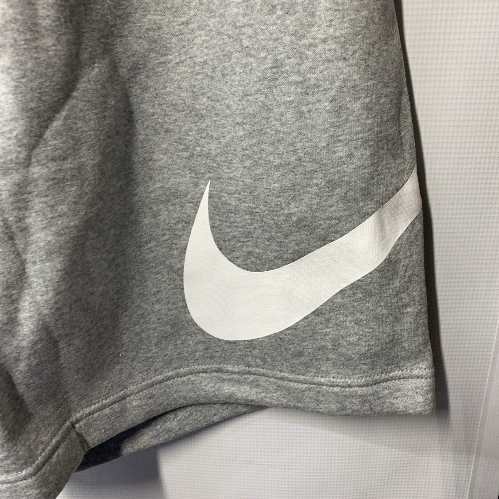 Nike Gym Walking Running Gym Shorts Men's Size XL Standard Fit with Pockets