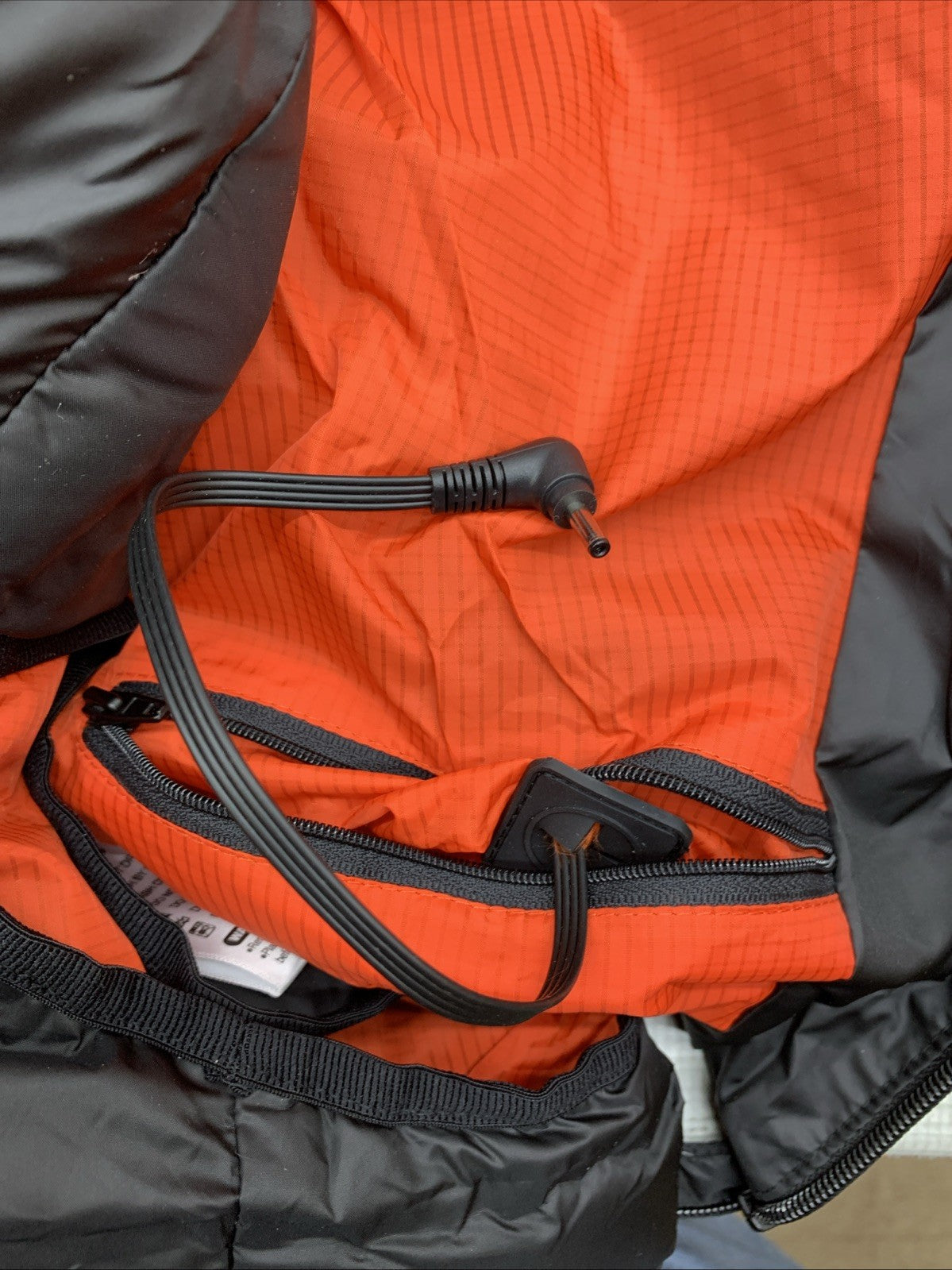 LABCOOL Unisex Heated Vest Size XL Sleeveless Full Zip with 7.4V Battery Pack