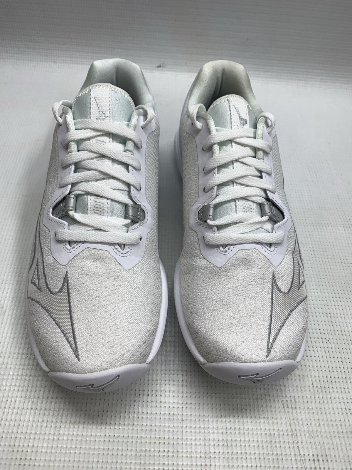 Mizuno Women TF-11 Cross Trainer 11 Fitness Shoes White Size 8.5 Lace-up Sneaker