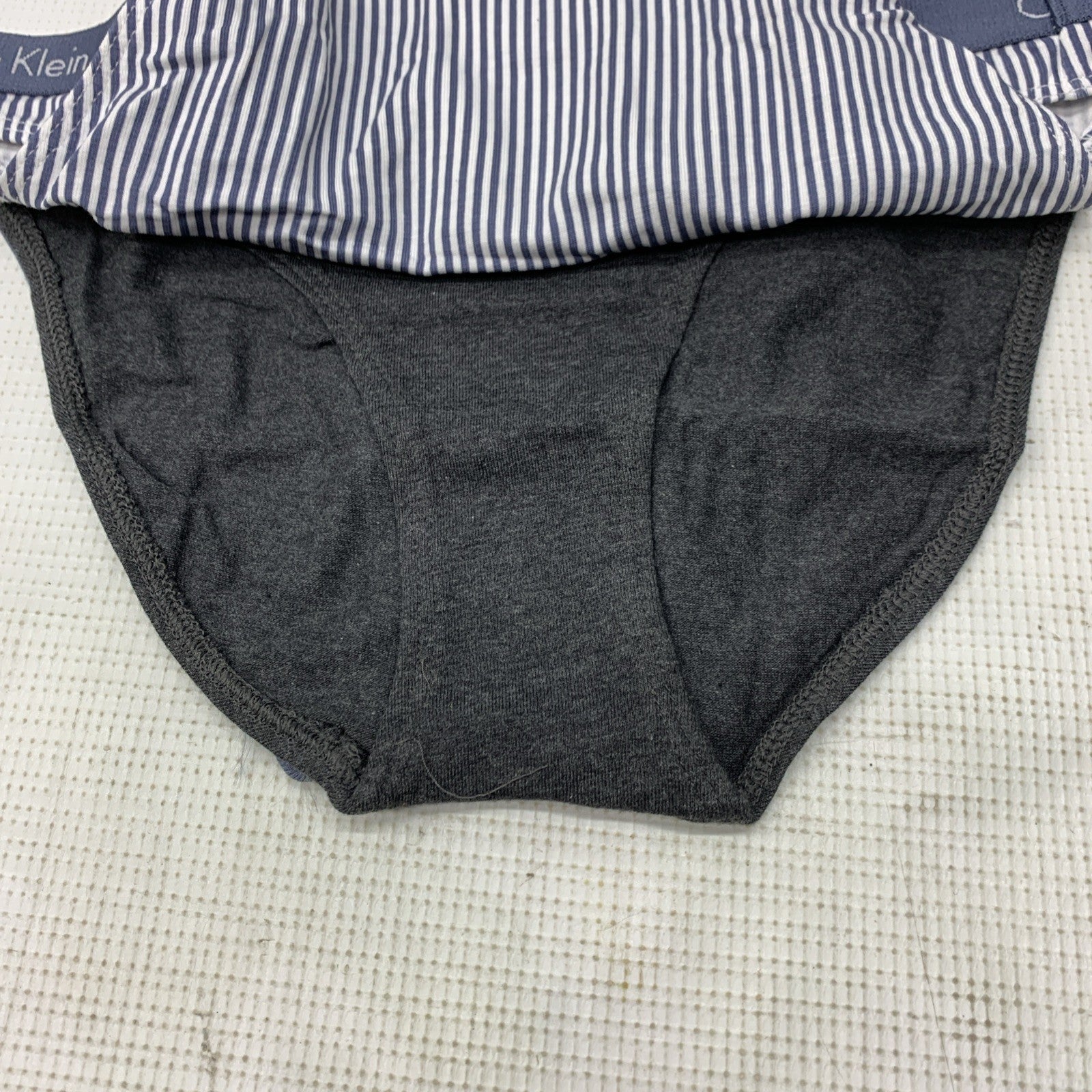 Calvin Klein Women's Carousel Bikini Panty Size X-Small Underwear QP12580 3 Pack