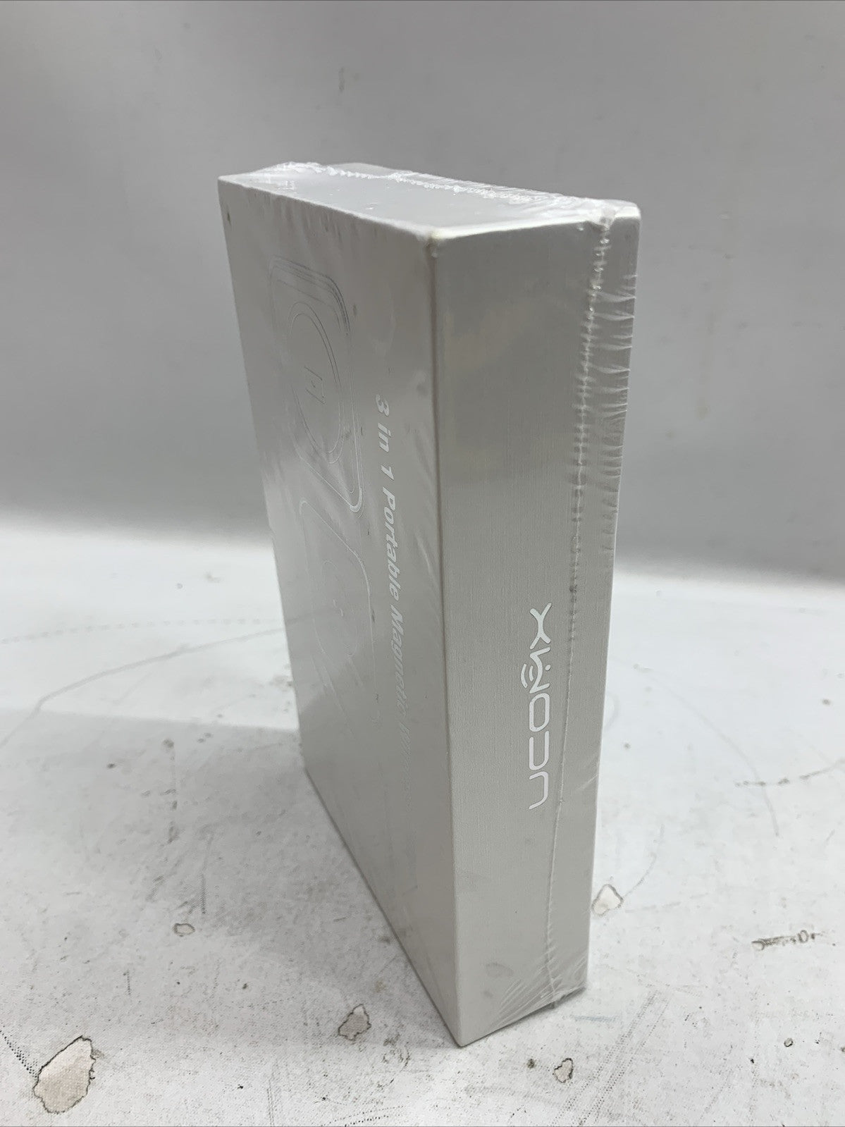 UCOMX Nano 3 in 1 Portable Magnetic Wireless Charger Black for Multple Device