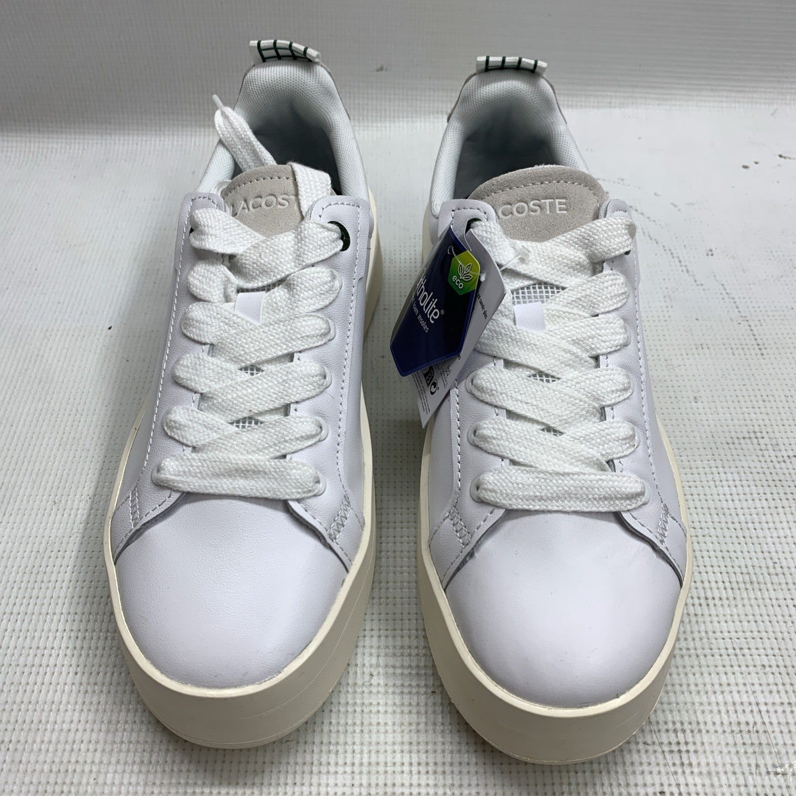 Lacoste Women's Carnaby Platfrom Sneaker White/Off White Lace-up Shoes Size 8.5