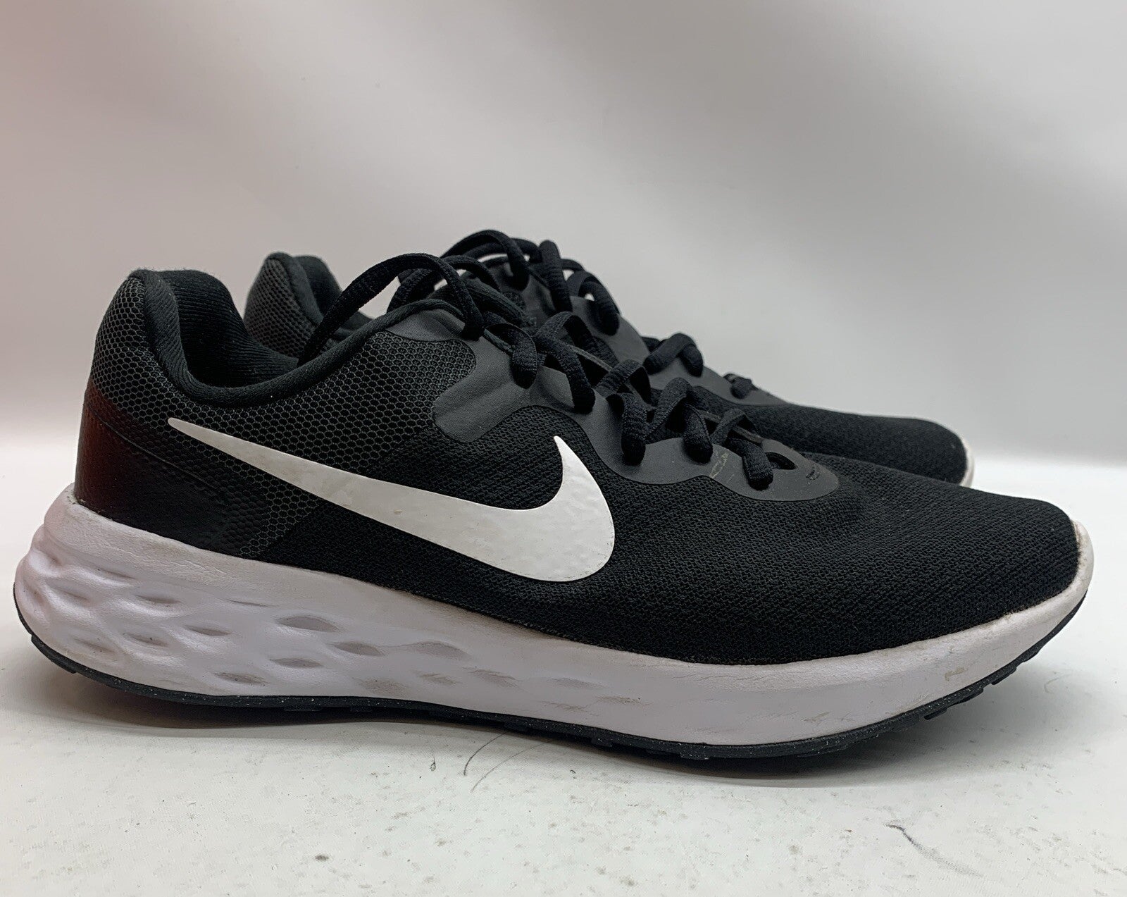 Nike BQ3207-002 Revolution 5 Running Shoes Women's Size 11 Black/White Lace-up