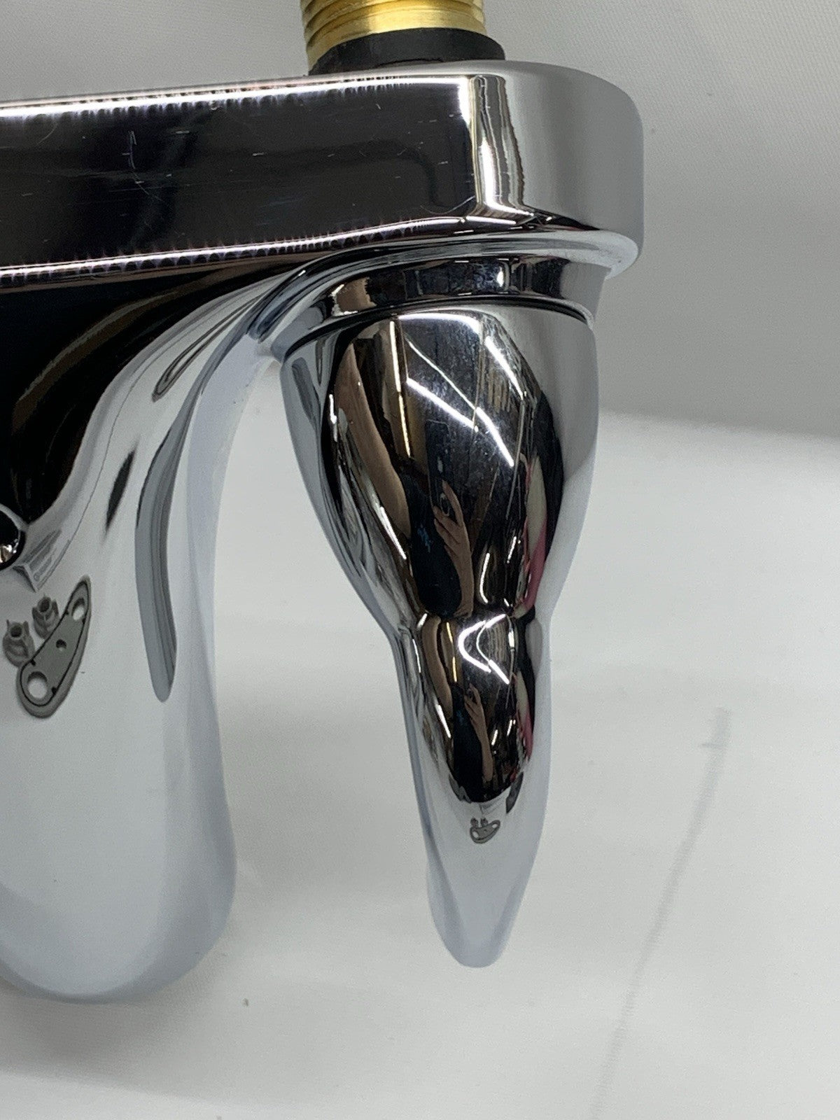 Delta B2510LF Centerset Bathroom Faucet Chrome 2-Handle Bathroom Sink Faucet