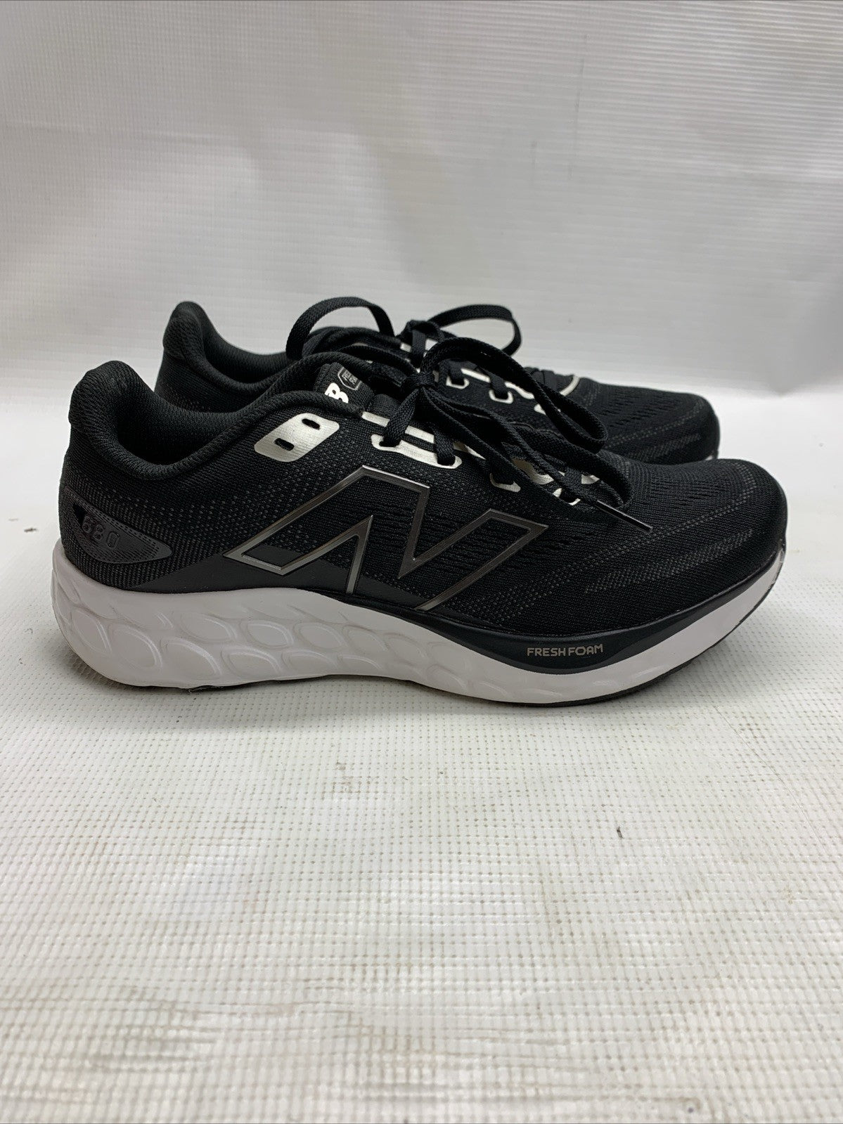 New Balance Fresh Foam 680v8 Women Black Sneakers Size 10 W680LK8 Lace-up Shoes