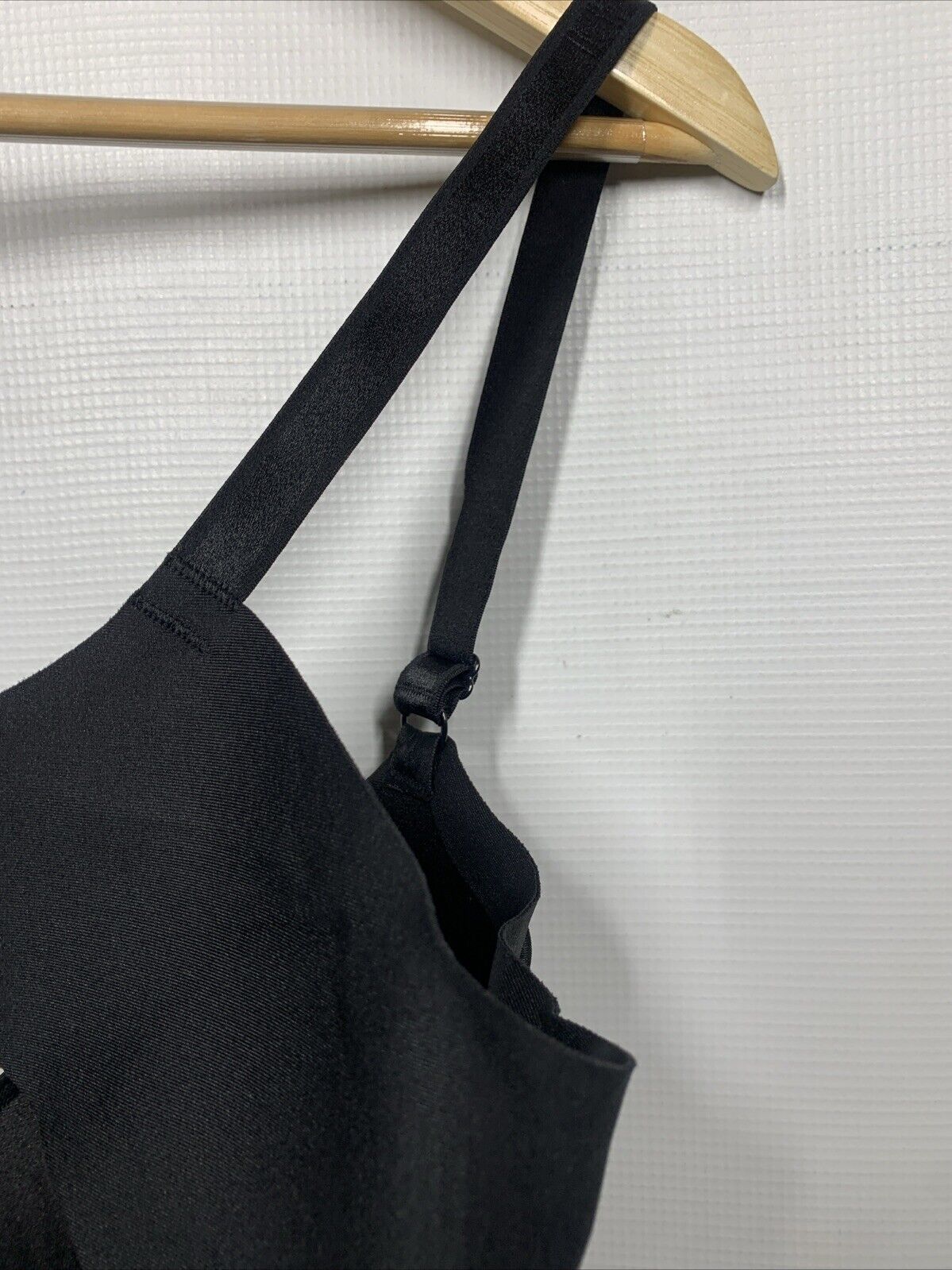 Warner's Women's T-shirt Bra No Side Effects Underarm-Smoothin Size 40D Black
