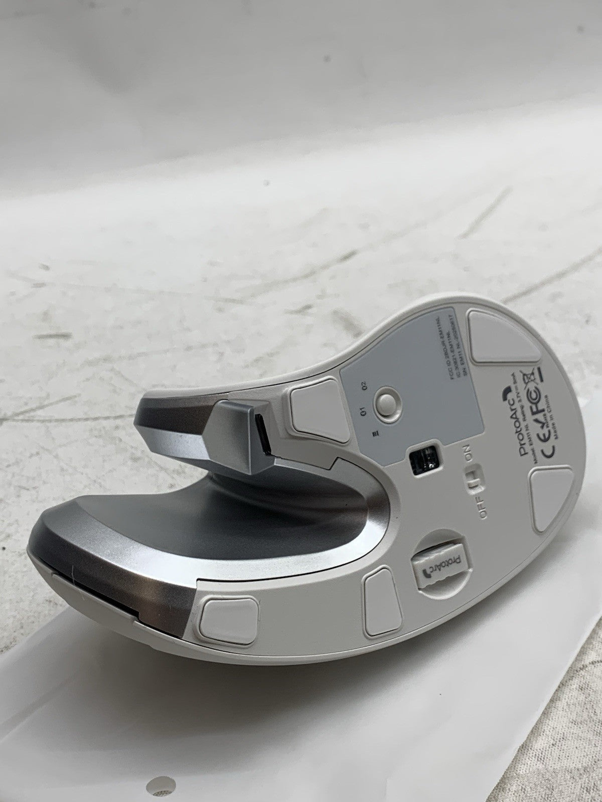 ProtoArc EM11 NL Rechargeable Multi-Device Ergonomic Vertical PC/Laptop Mouse