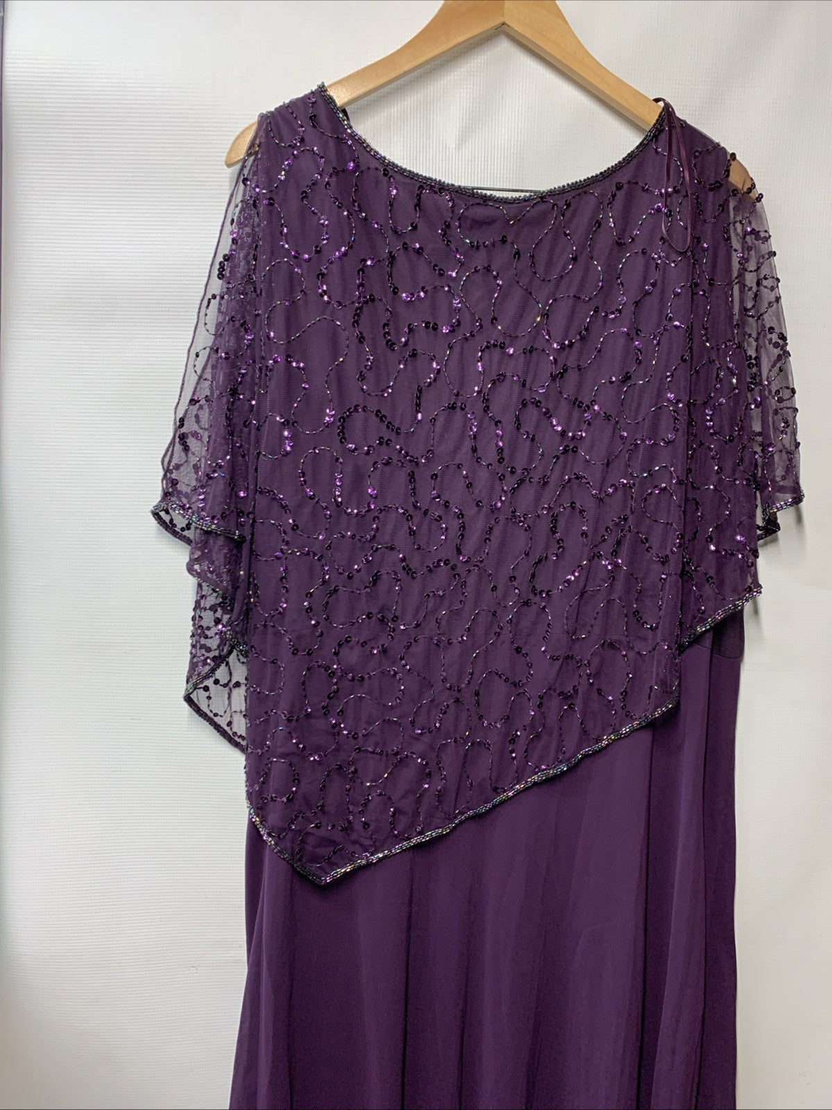 J Kara Sequin Capelet Long Beaded Dress V-neck Pull On Size 22W Purple