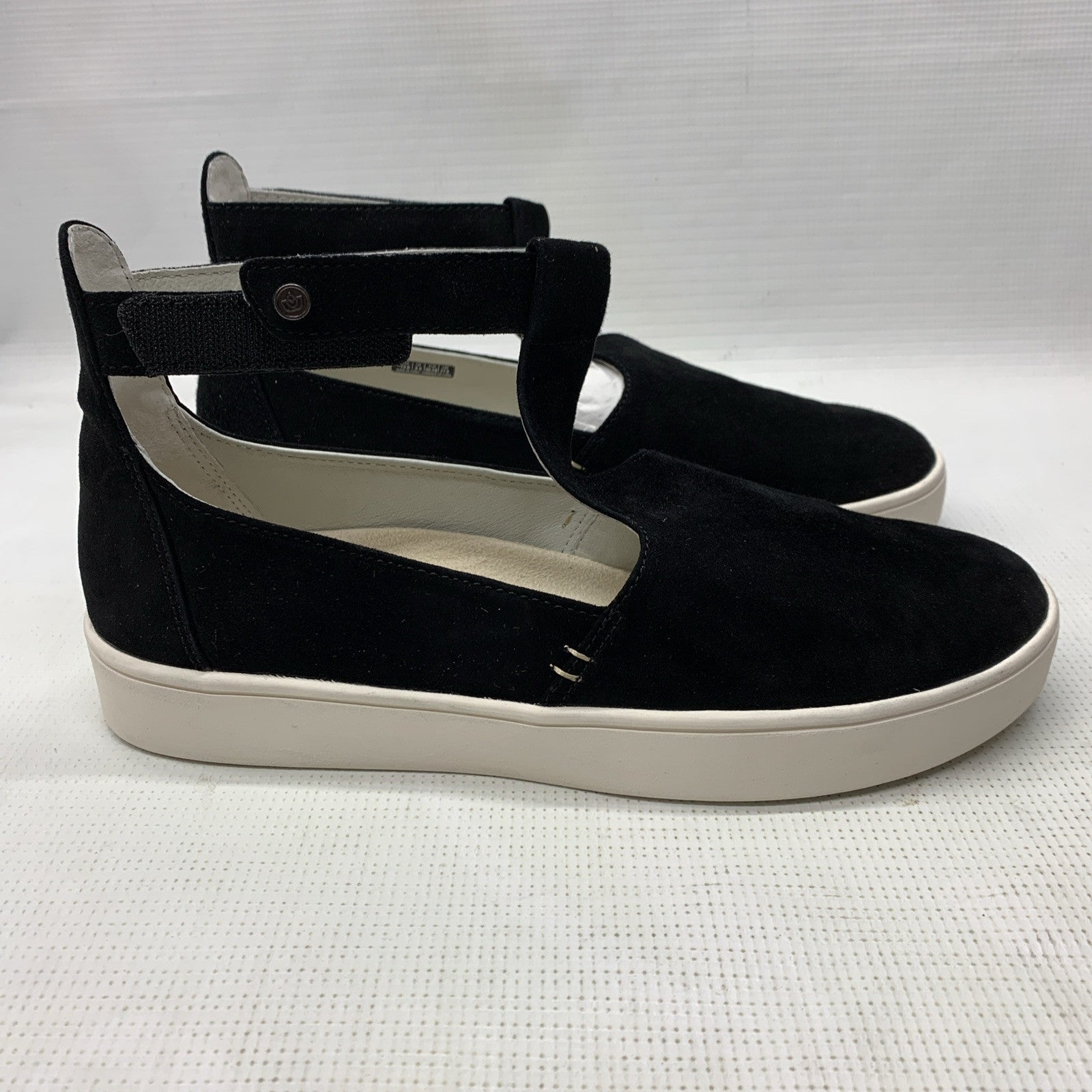 Spenco Indigo Fashion Sneaker Classic Shoe Black Size 10B Adjustable Ankle Strap