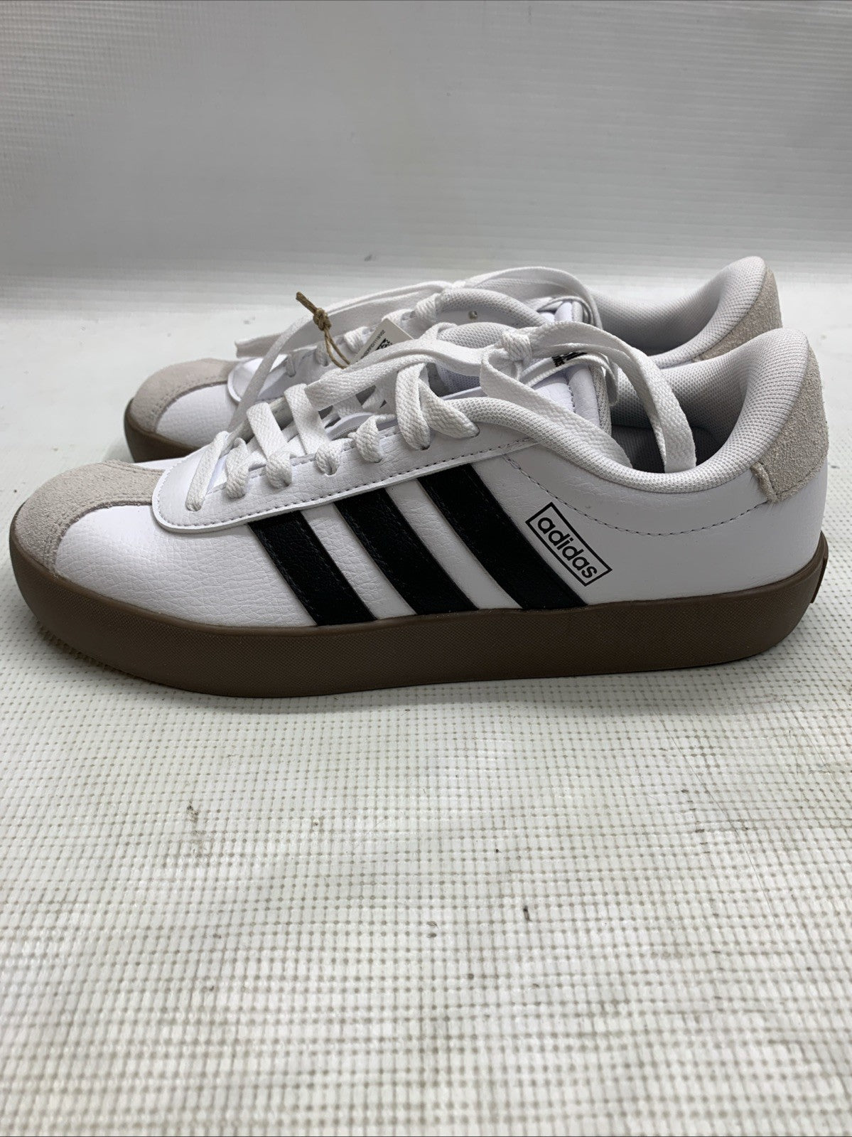 adidas Women's VL Court 3.0 Sneaker White 7.5 Lace-Up Shoes Lightweight ID8797