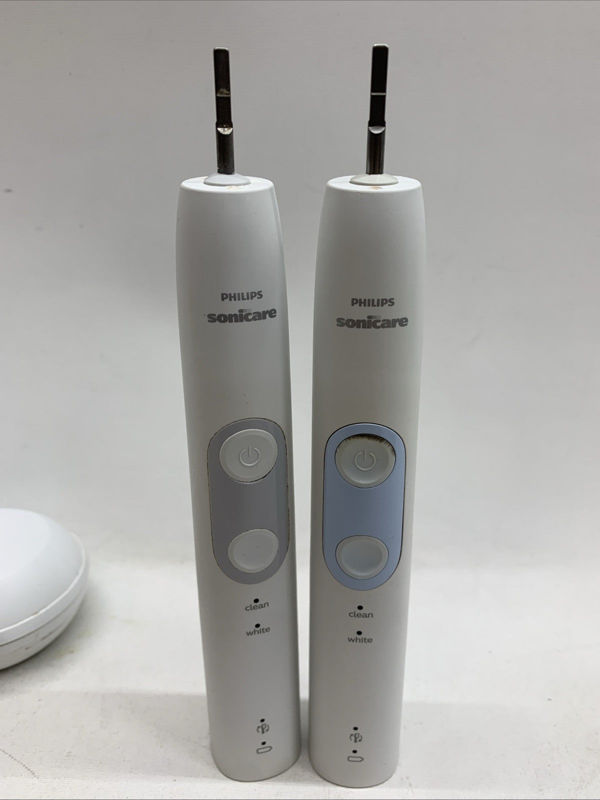2 Philips Sonicare Optimal Clean Electric Toothbrush HX686W w/Case Charger USED