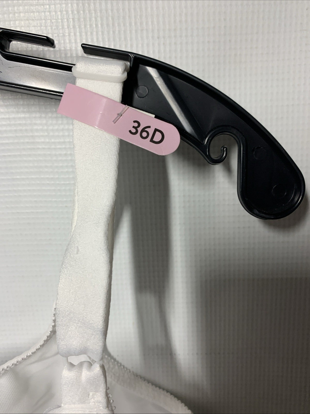 Bali 0180 Flower Bali Underwire Bra 36D White Full Coverage Lightly Lined Cup