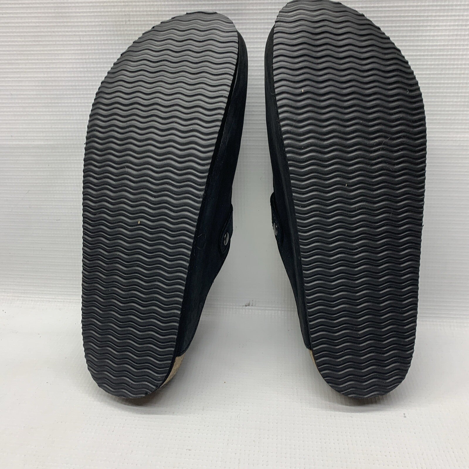 White Mountain Footbeds Women's Genuine Leather Buckle Slip-on Clog 9 Black
