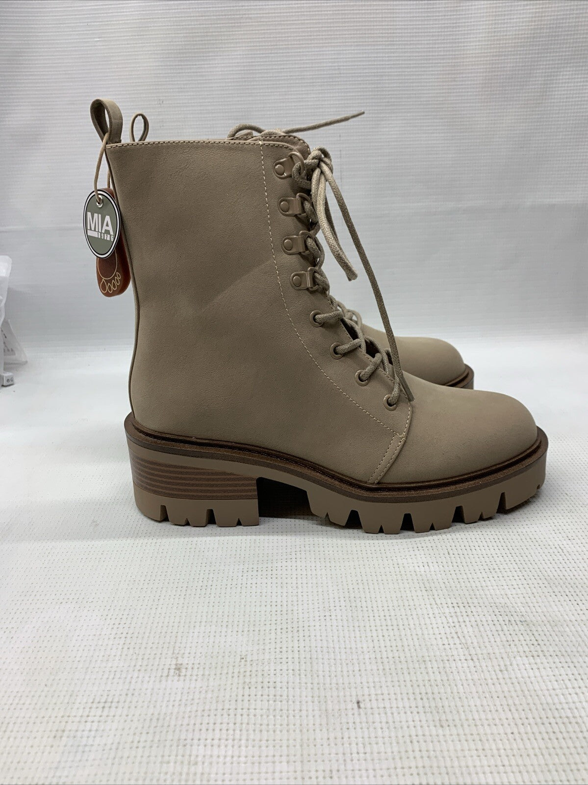 Mia Women's Isaiah Lace up Combat Boot Stone GS1387801 Size 9M Casual Workwear