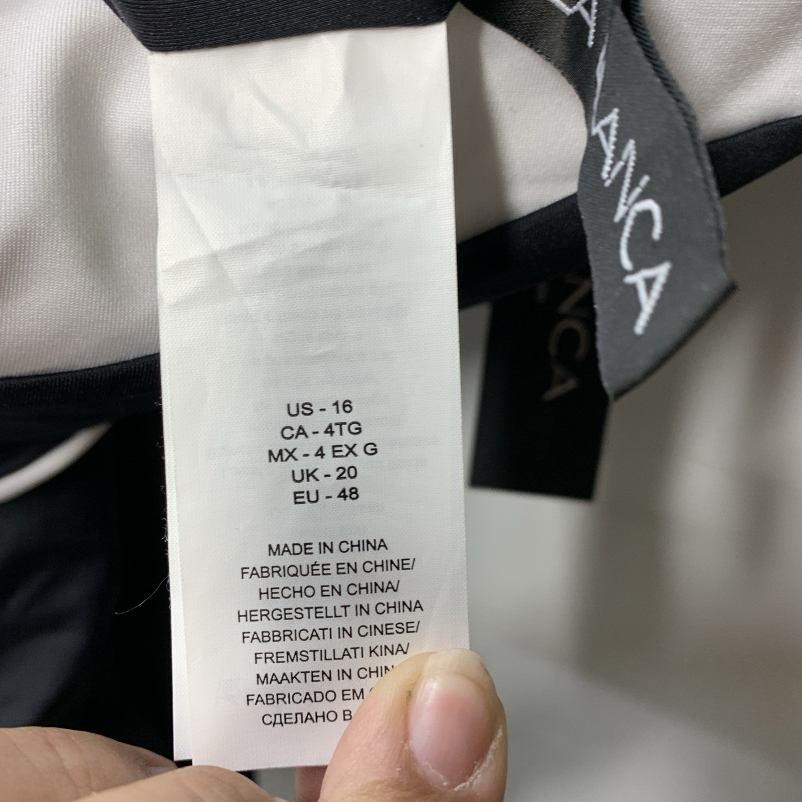 La Blanca One-Piece Women's Swimsuit Black & White LB3ZZ03 Size 16 Swimwear