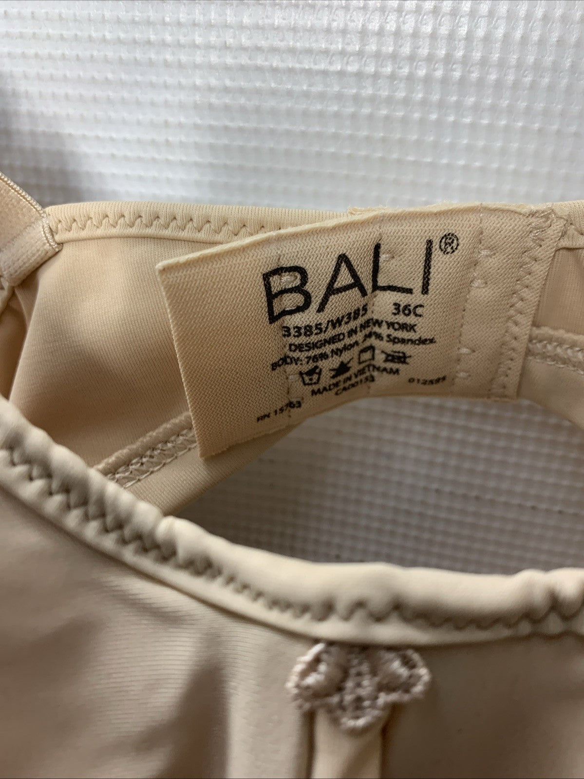 Bali DF3385 Passion for Comfort Seamless Minimizer Underwire Bra Size 36C Beige