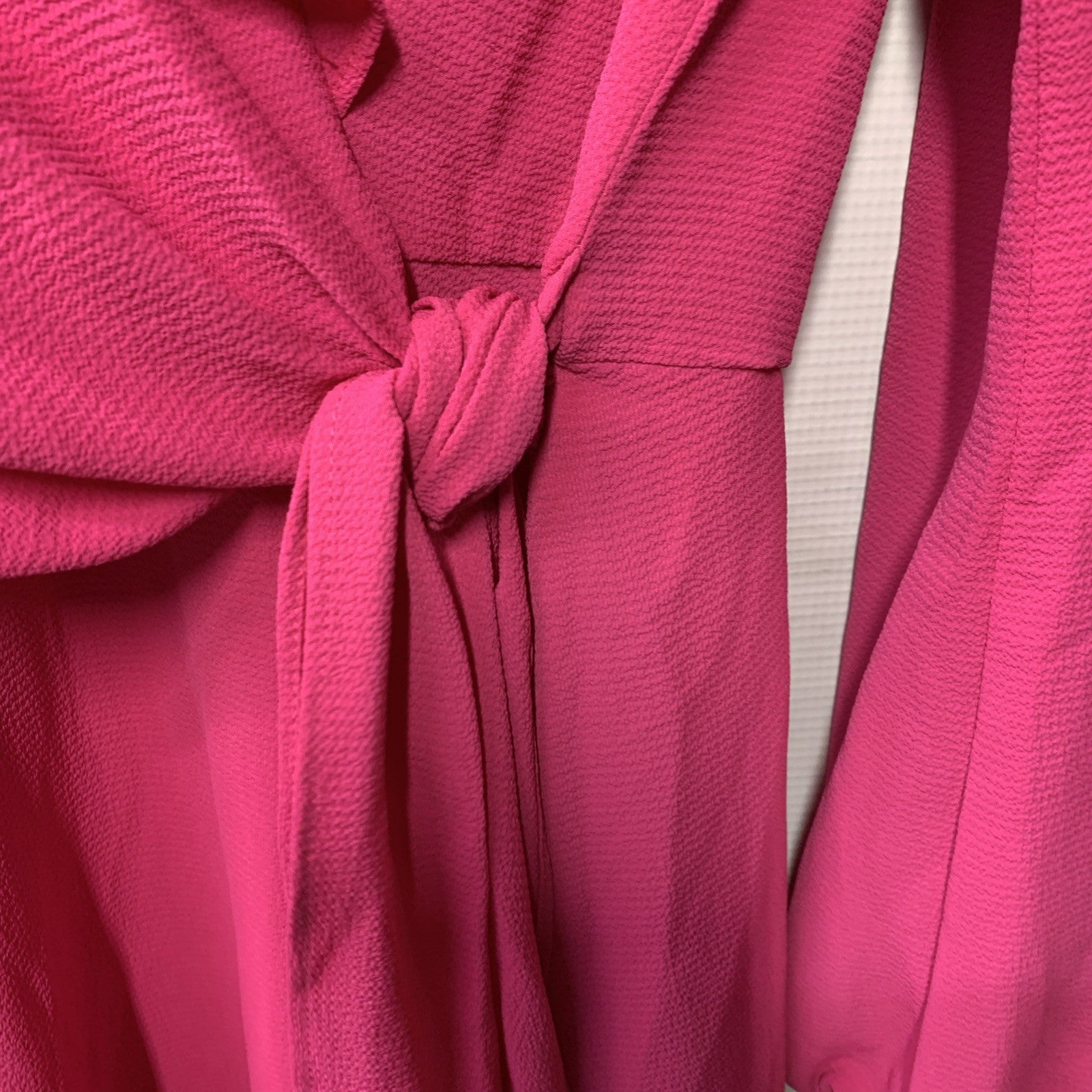 London Times V-Neck Ruffle Detail Long Sleeve Dress Women's Casual Size 6 Pink