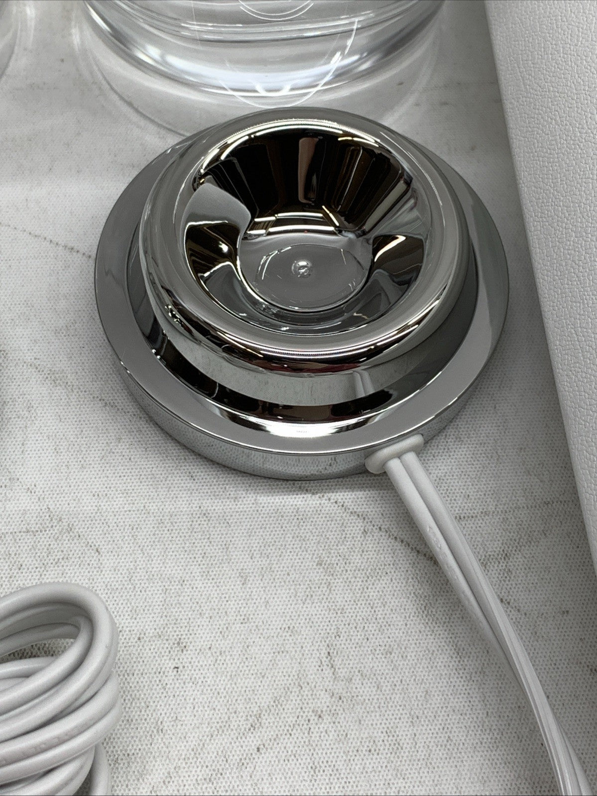 Philips Sonicare DiamondClean Travel Charging Case, Silver Base And Cups 2 Pack