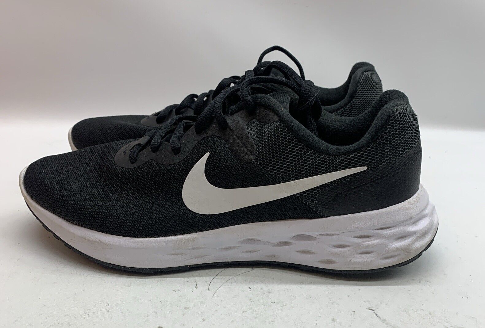 Nike BQ3207-002 Revolution 5 Running Shoes Women's Size 11 Black/White Lace-up