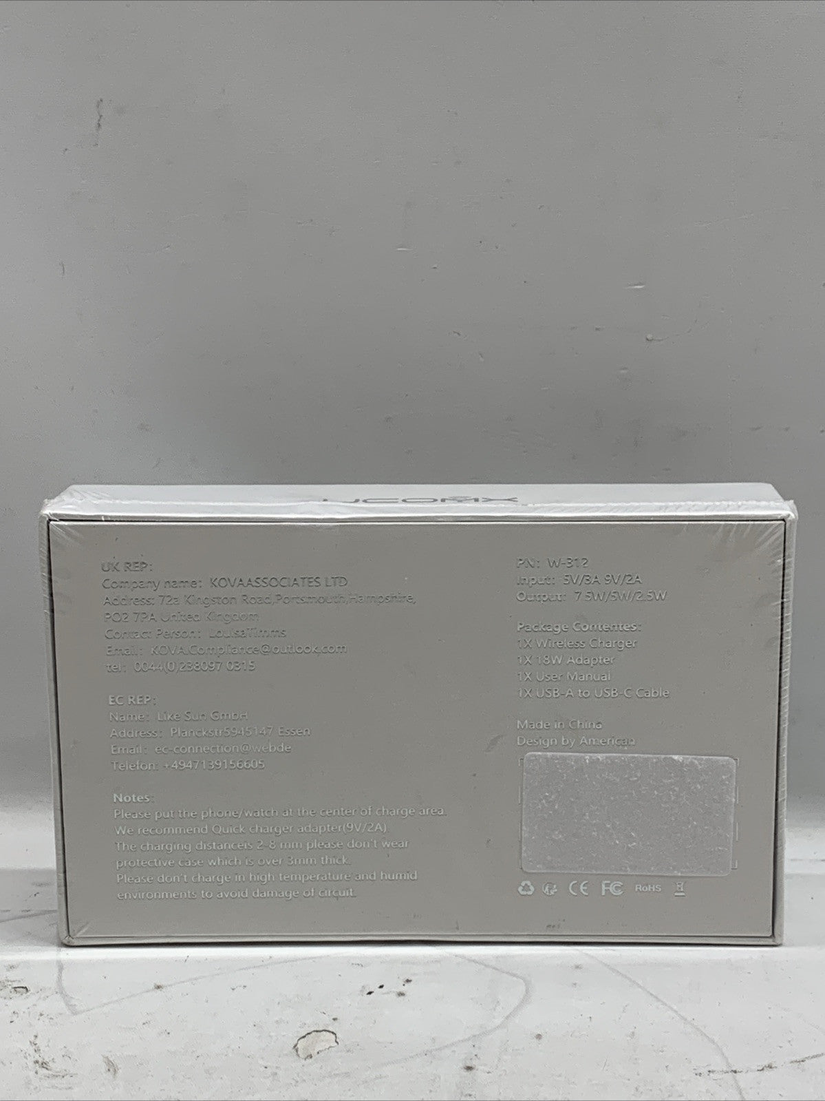 UCOMX Nano 3 in 1 Portable Magnetic Wireless Charger Black for Multple Device