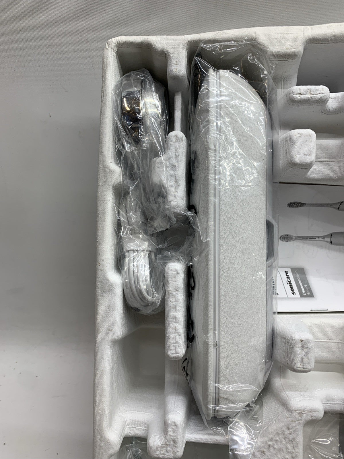 Philips Sonicare DiamondClean Series Smart Rechargeable Power Brush - FOR PARTS