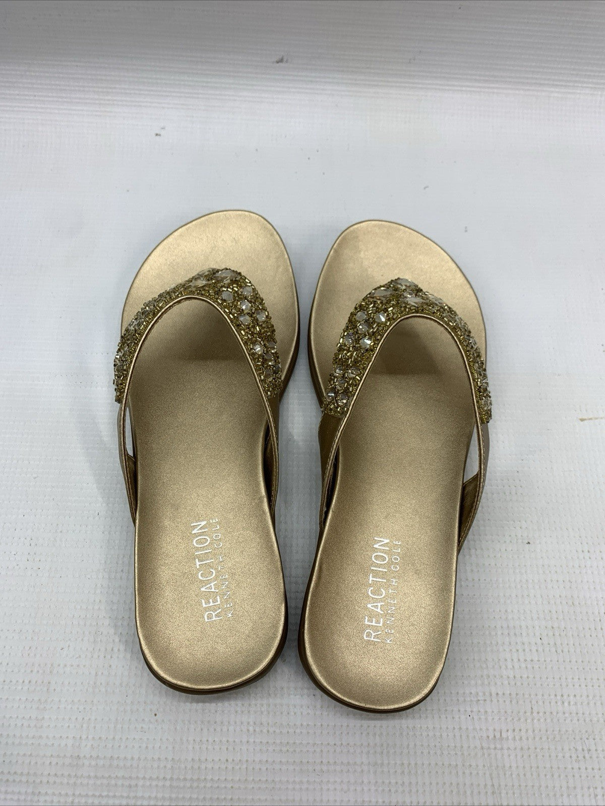 Kenneth Cole Reaction Womens Glam-Athon Gold Flip-Flops Size 6.5 Slip-on Sandal