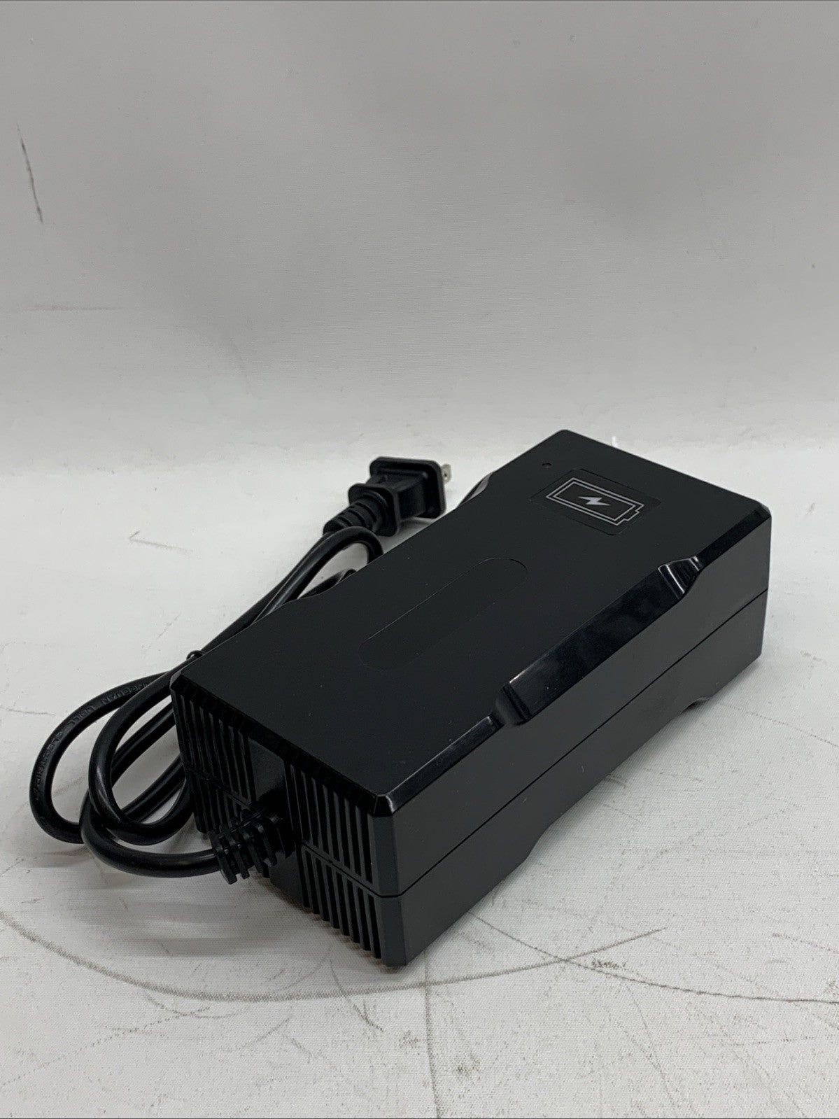 Battery 54.6v4a Power Supply Adapter Charger Model XM2703 100-240VAC 50/60Hz