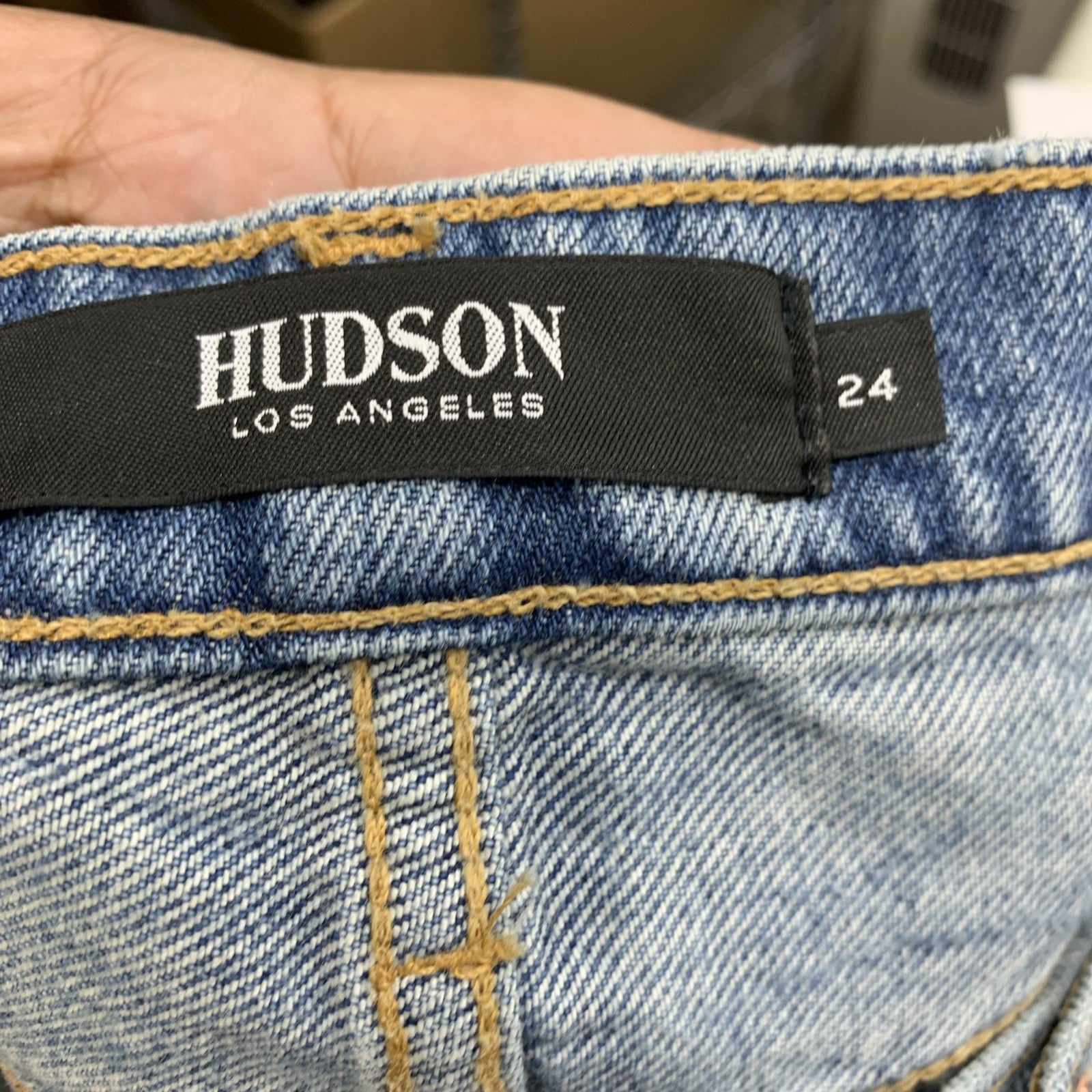 HUDSON Women's Devon High-Rise Boyfriend Short 24 Denim DJRSDE1603 with Pockets