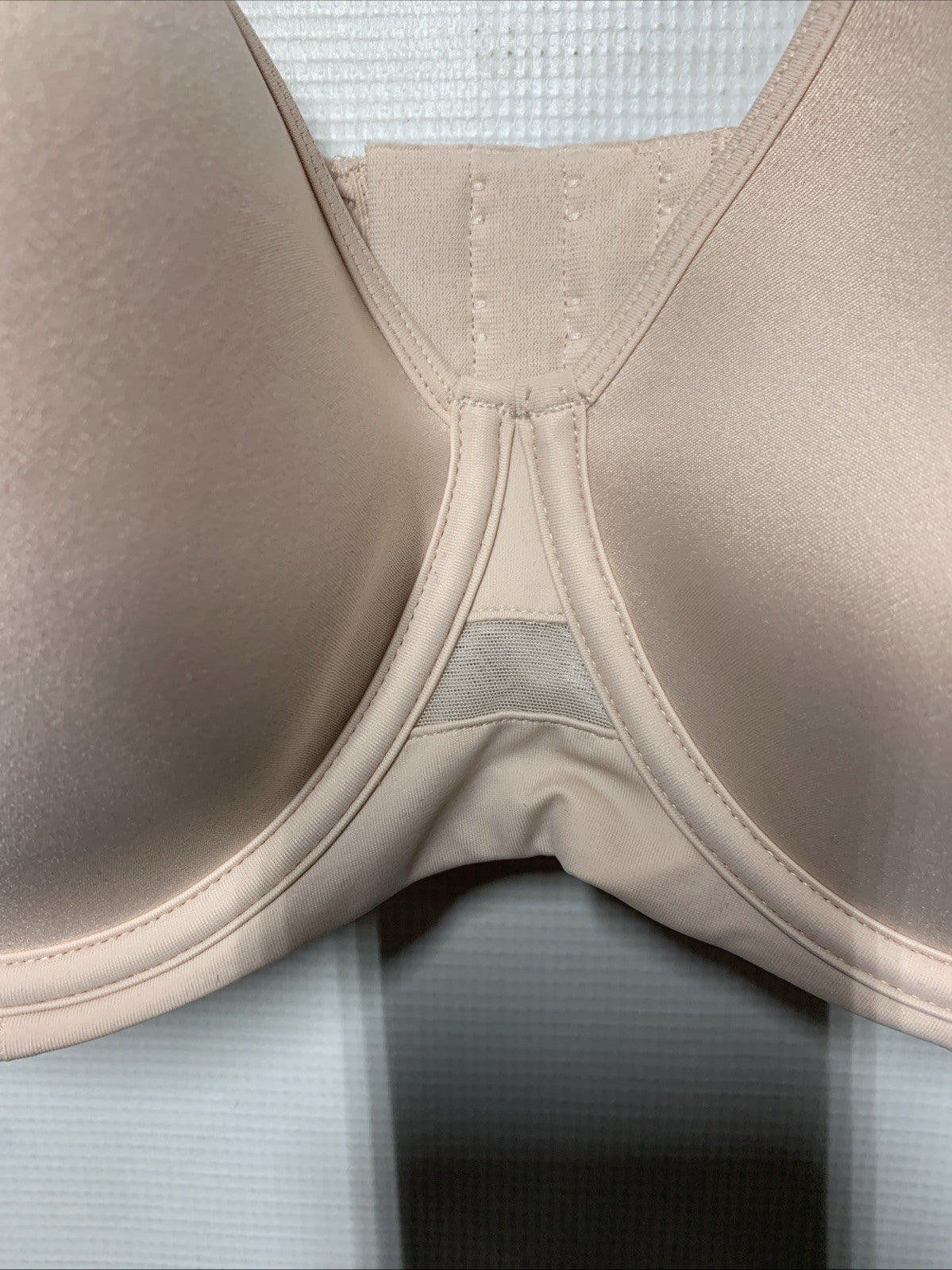 Bali DF3490 Passion for Comfort breathable minimizer underwire bra in 36DDD, beige color, with smooth cups and supportive fit