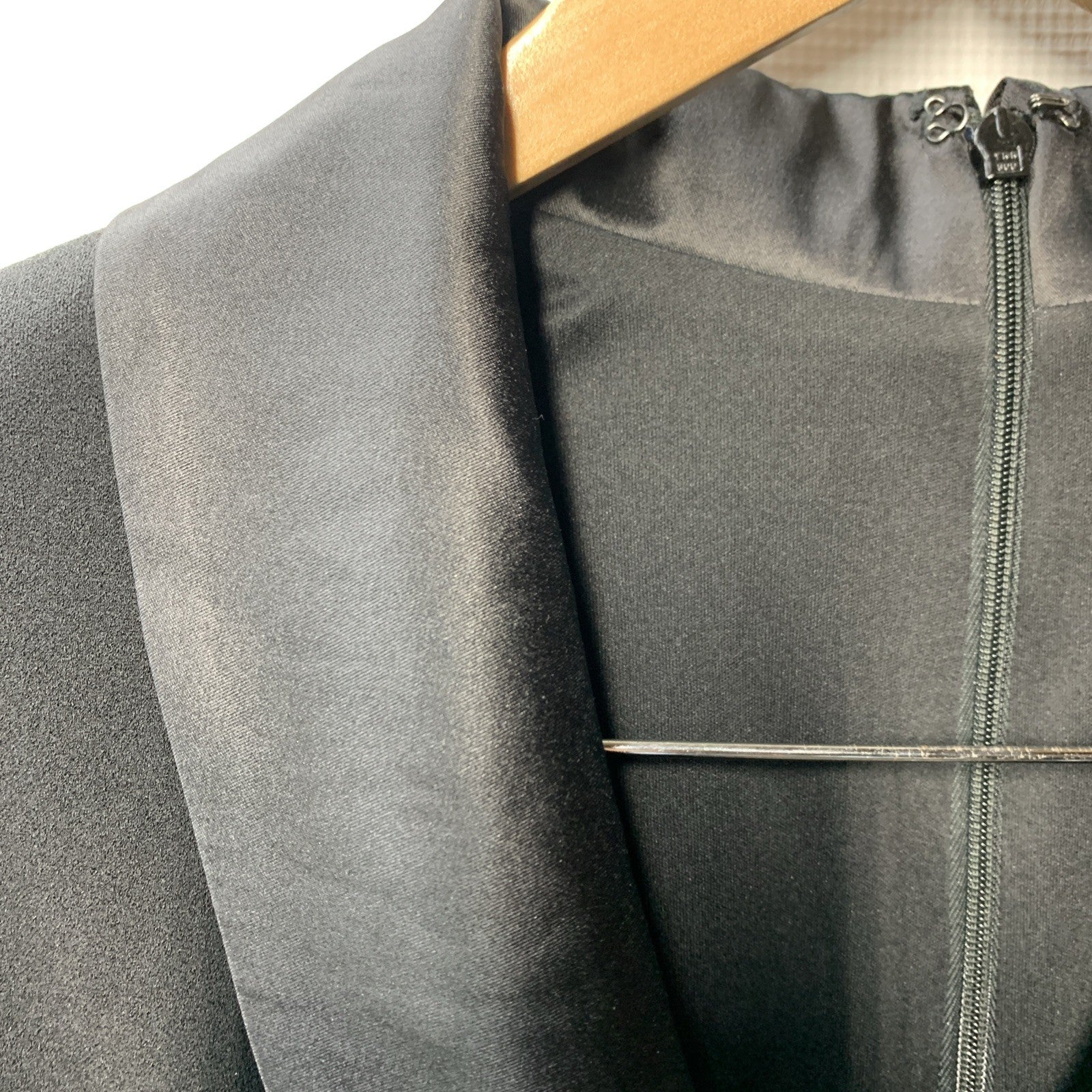 Adrianna Papell AP1D102894 Women's Long-Sleeve Creepe Tuxedo Jumpsuit Black 4