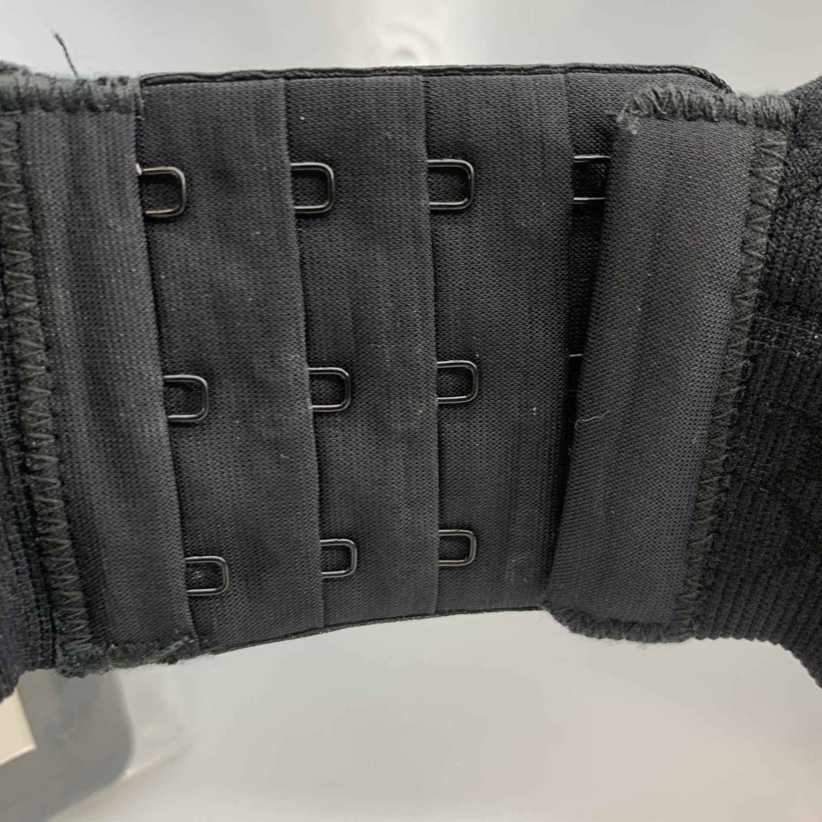 Kindred Bravely Large Regular Black Hands Free Pumping & Nursing Sports Bra Med