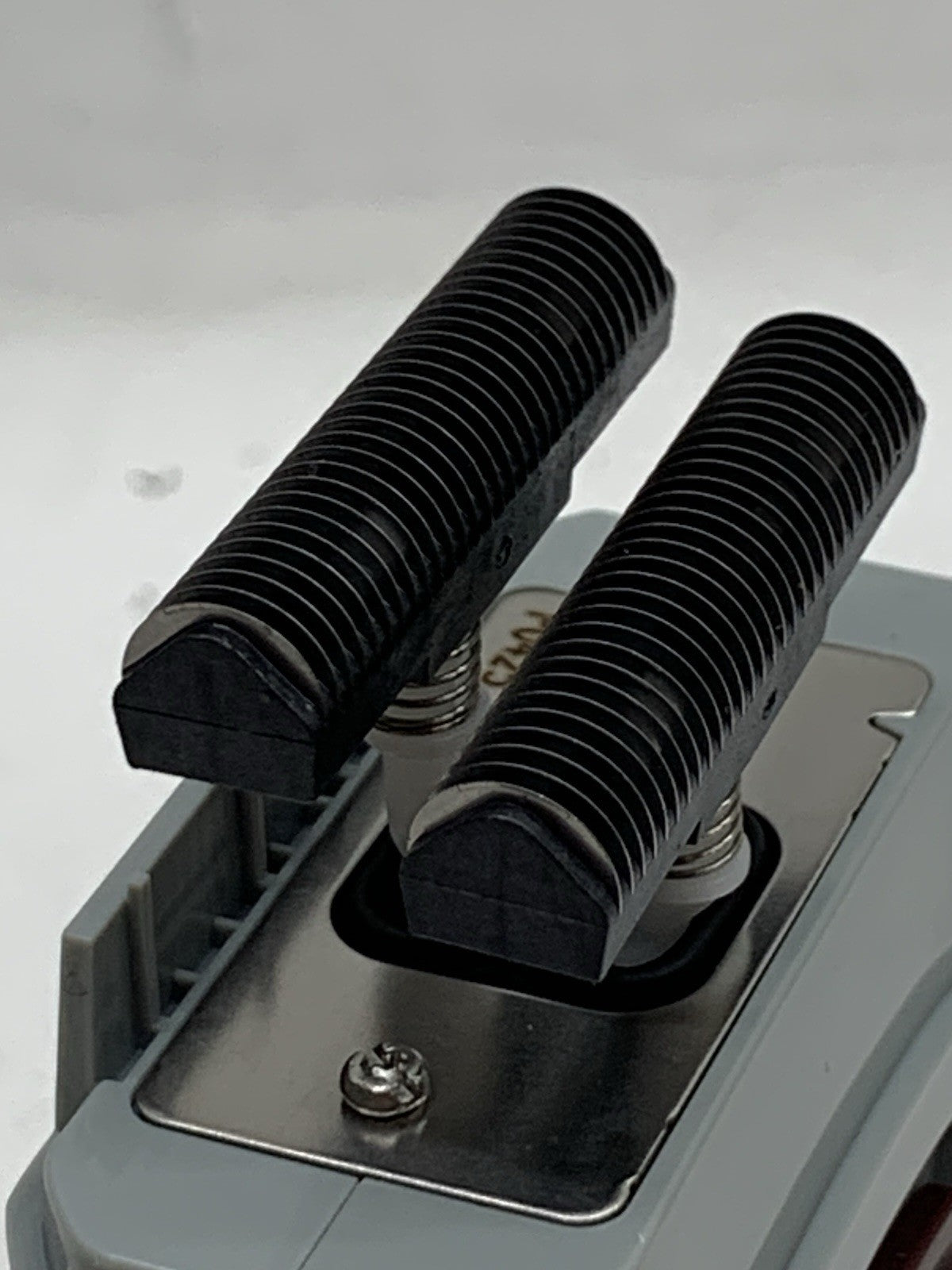 Andis Professional TS-1 Pro Foil Shaver Lithium Titanium with Charger, Gray