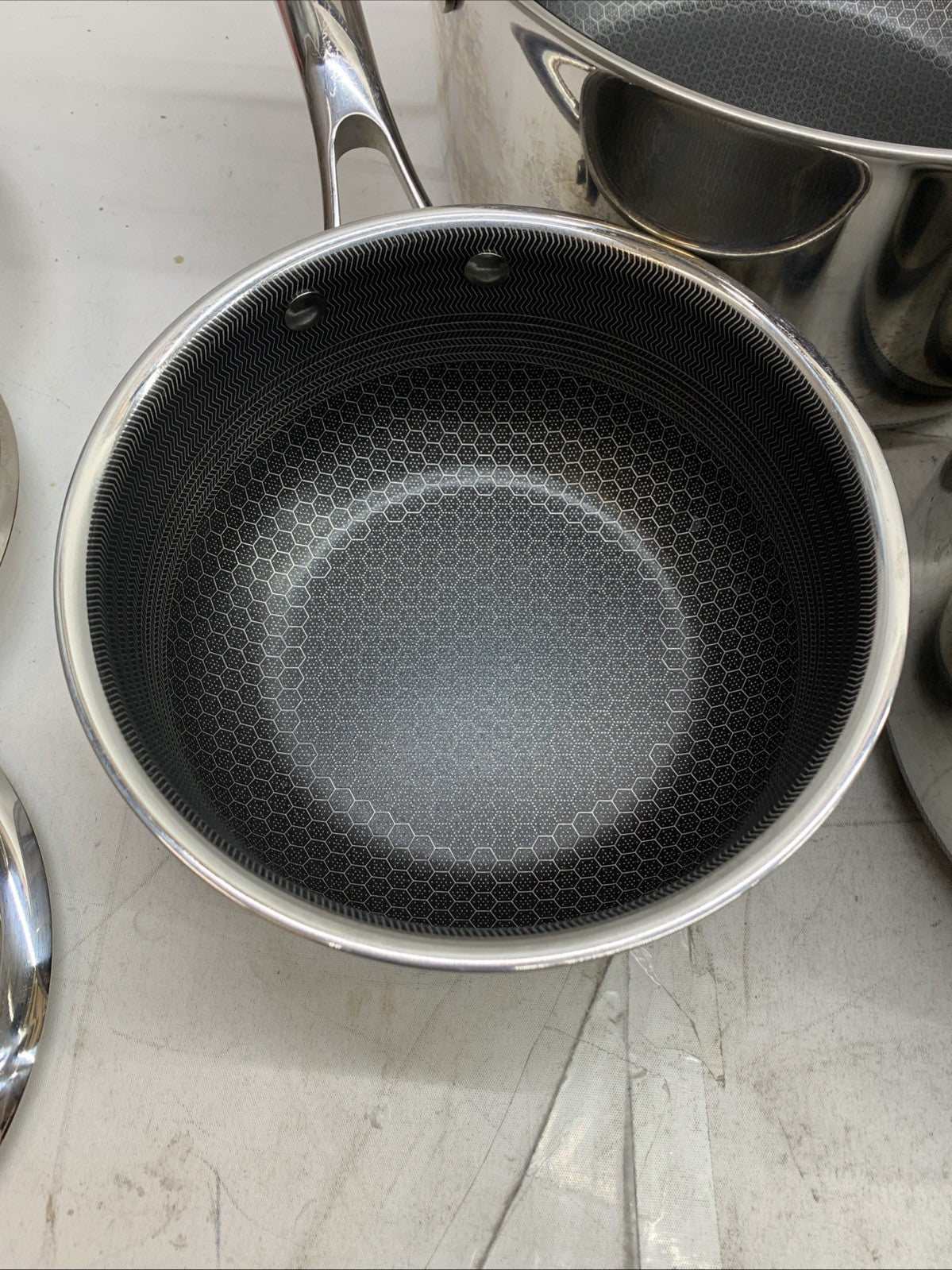 HexClad Hybrid Nonstick 6-Piece Pot Set 8, 3 & 2 Qt Pots with Cover Lids - USED