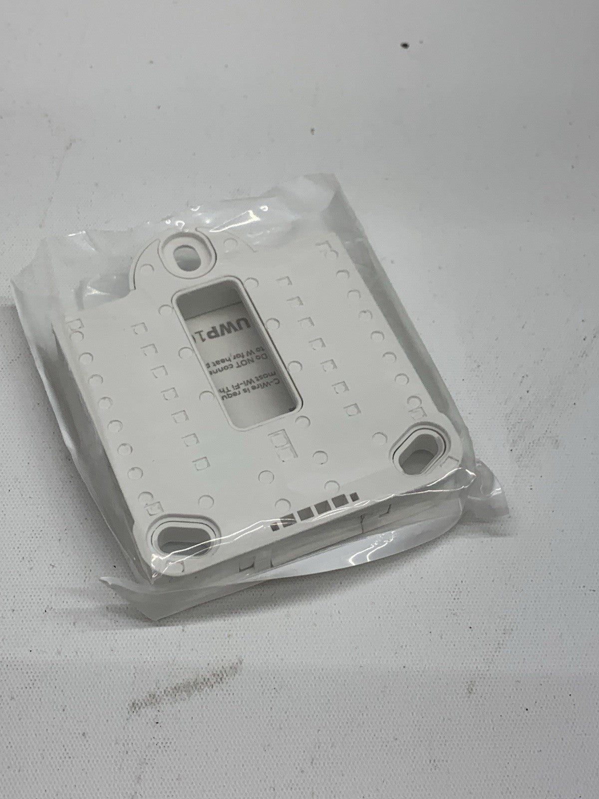 Honeywell Home RTH11B X1N Non-Programmable Thermostat Single-Stage 1 Heat/Cool