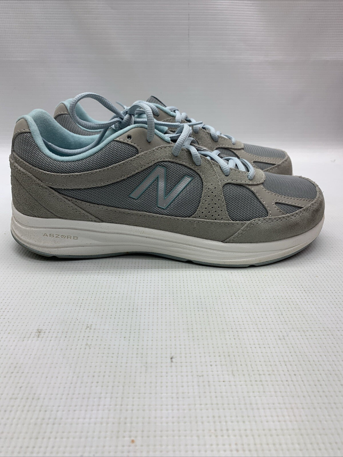 MW877GT New Balance Women’s 877 V1 Walking Shoe, Gray Size 9.5 Lace-up Sneaker