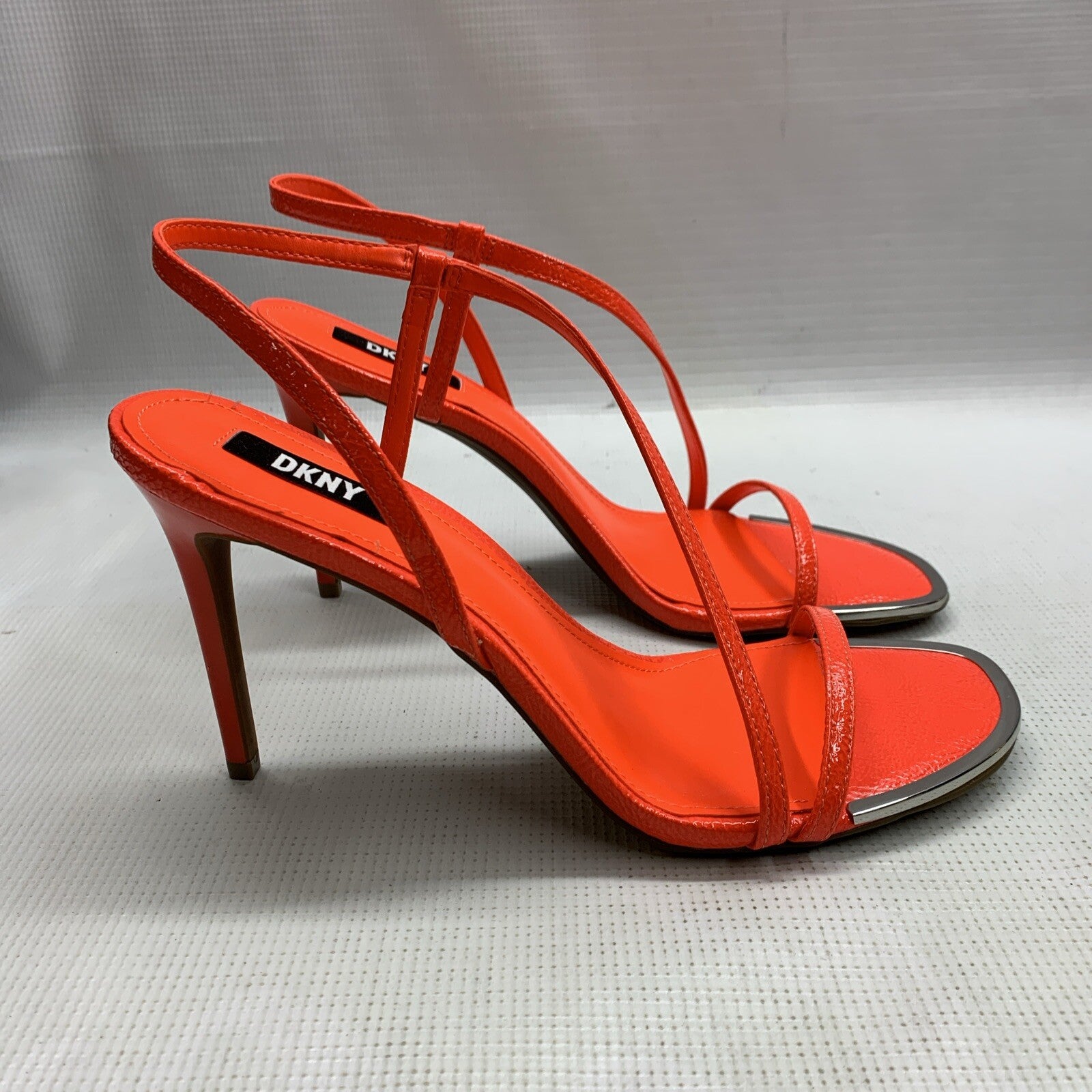 DKNY Women's Open Toe Diaganol Strap Heel Heeled Sandal High Sand 10M Orange