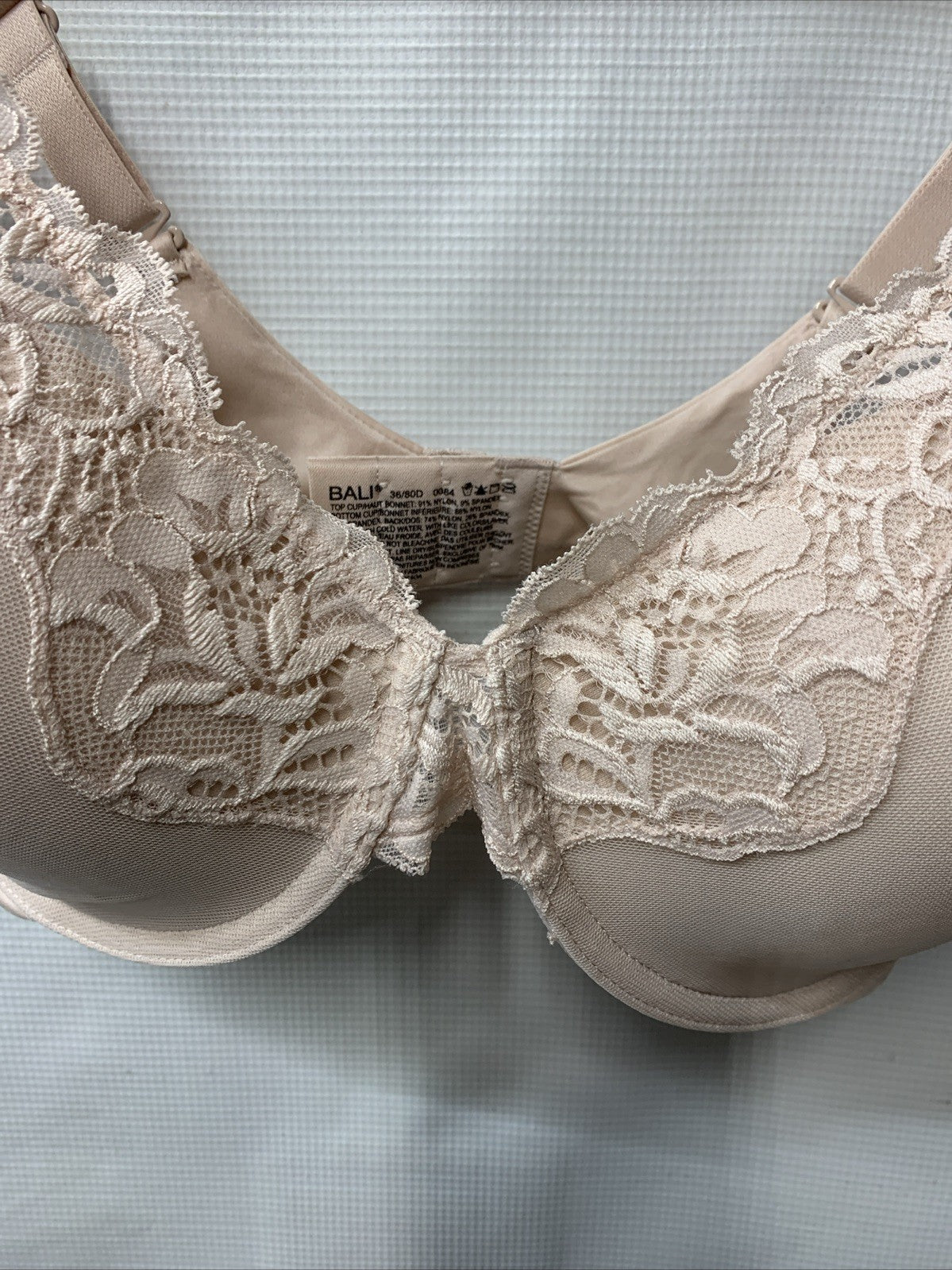 Bali DF0084 One Smooth U Comfort Stretch Lace Underwire Bra 36D Full-Coverage