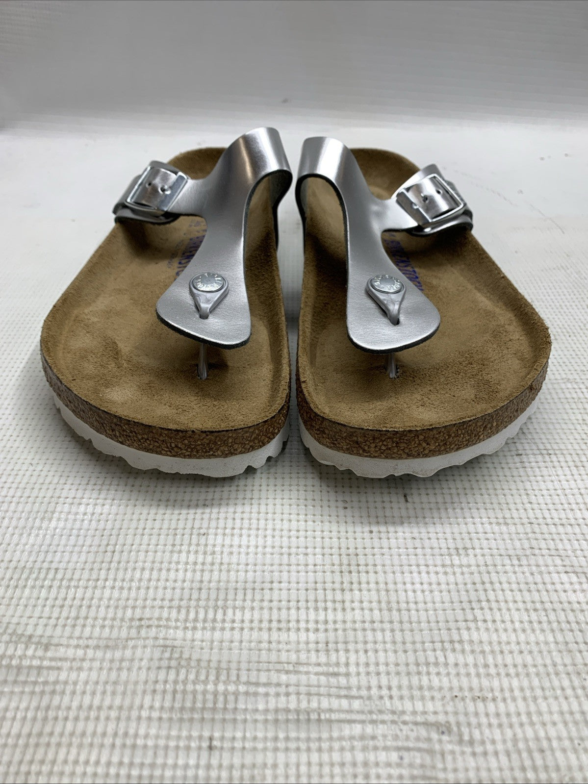 Birkenstock Women's Flip Flop Flo Metallic Sliver Size 10 Slip-on Thong Sandals