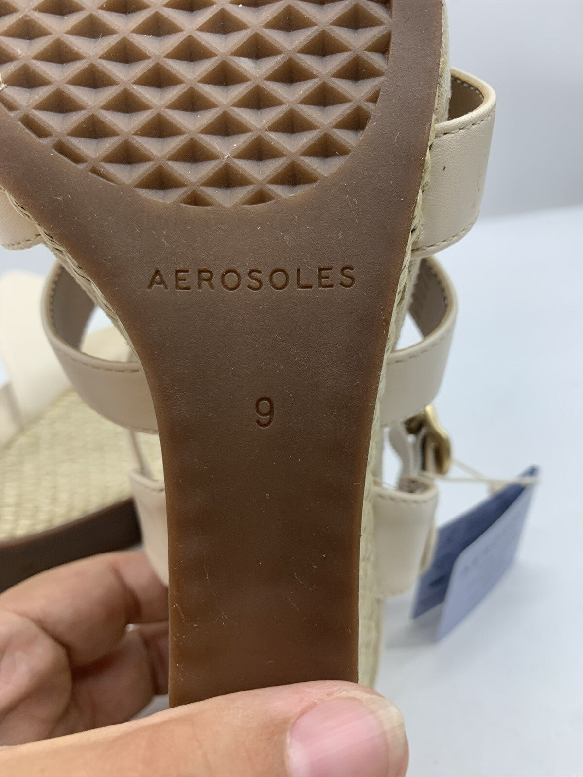 Woman's Sandals Aerosoles Paige Wedge Heel Sandal 9W Eggnog Buckled anklestrap