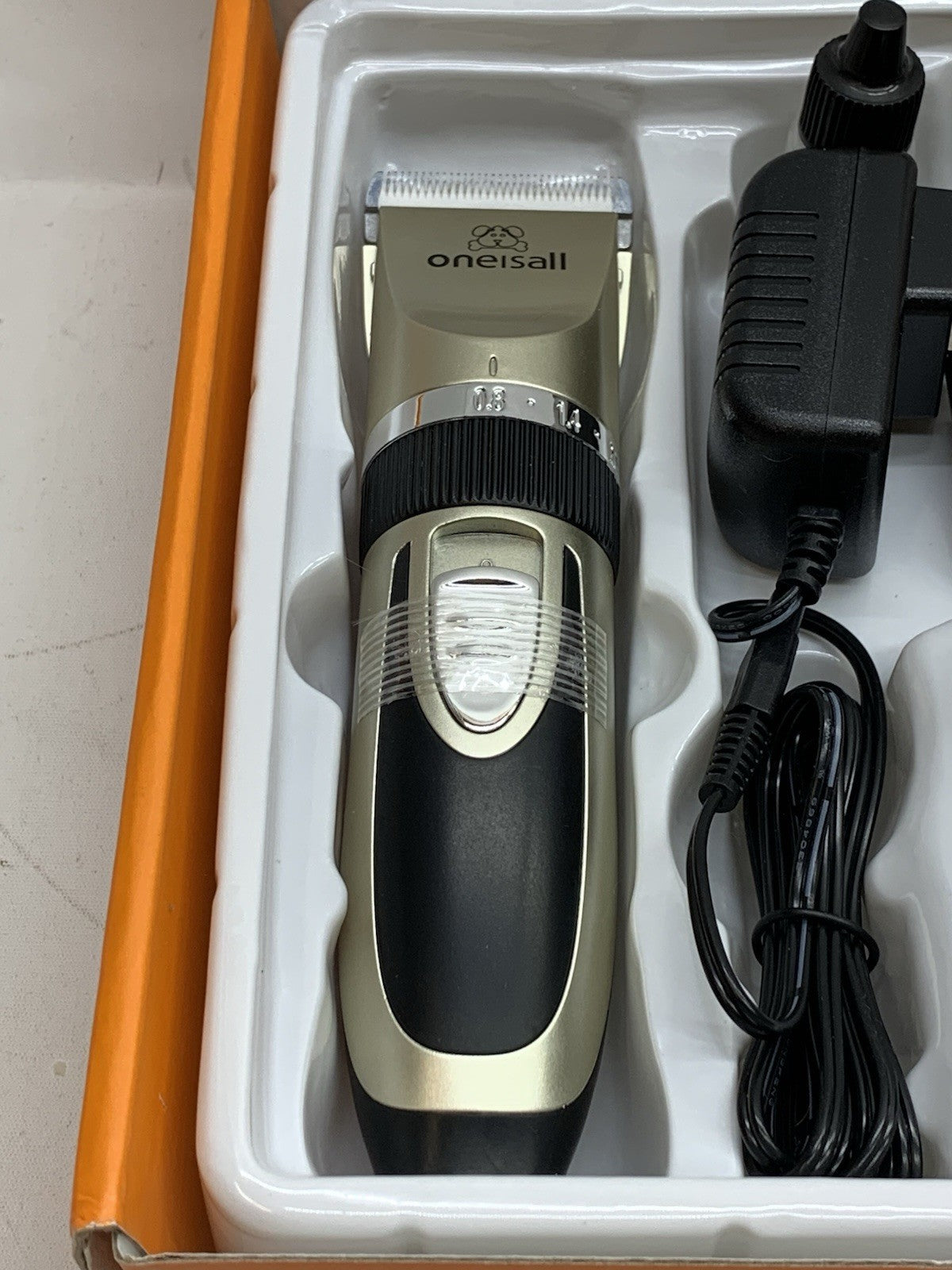 oneisall Dog Clippers Low Noise, 2-Speed Quiet Dog Grooming Kit Rechargeable