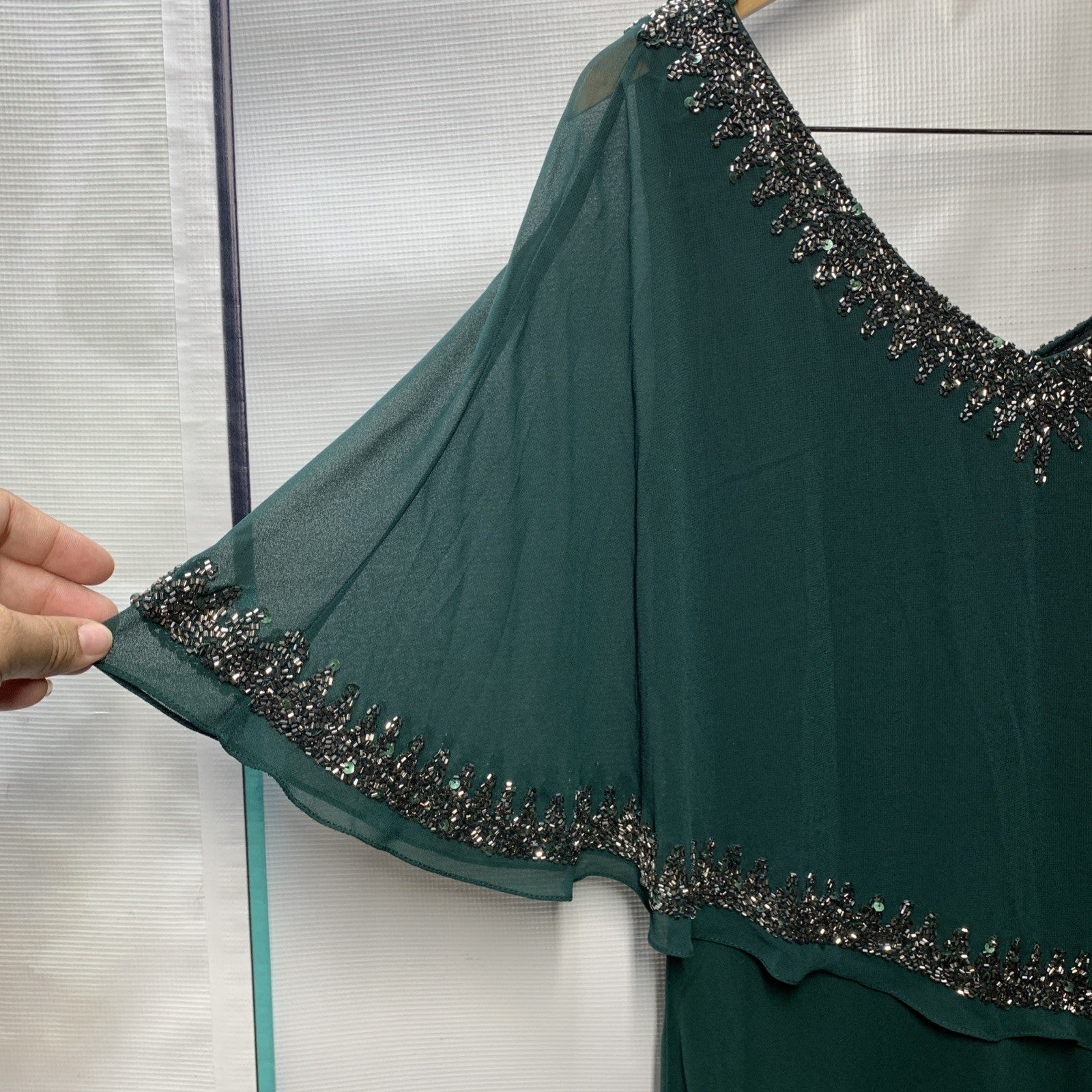 J Kara womens Embellished Overlay Gown Formal Dress Green V-Neck Pull-on Size 10