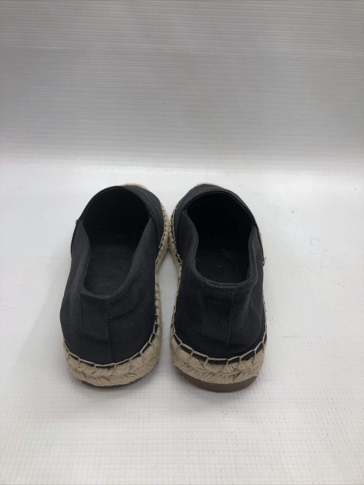 Calvin Klein Women's Padon Loafer Flat Slip-on Closure Size 6M Round Toe Black