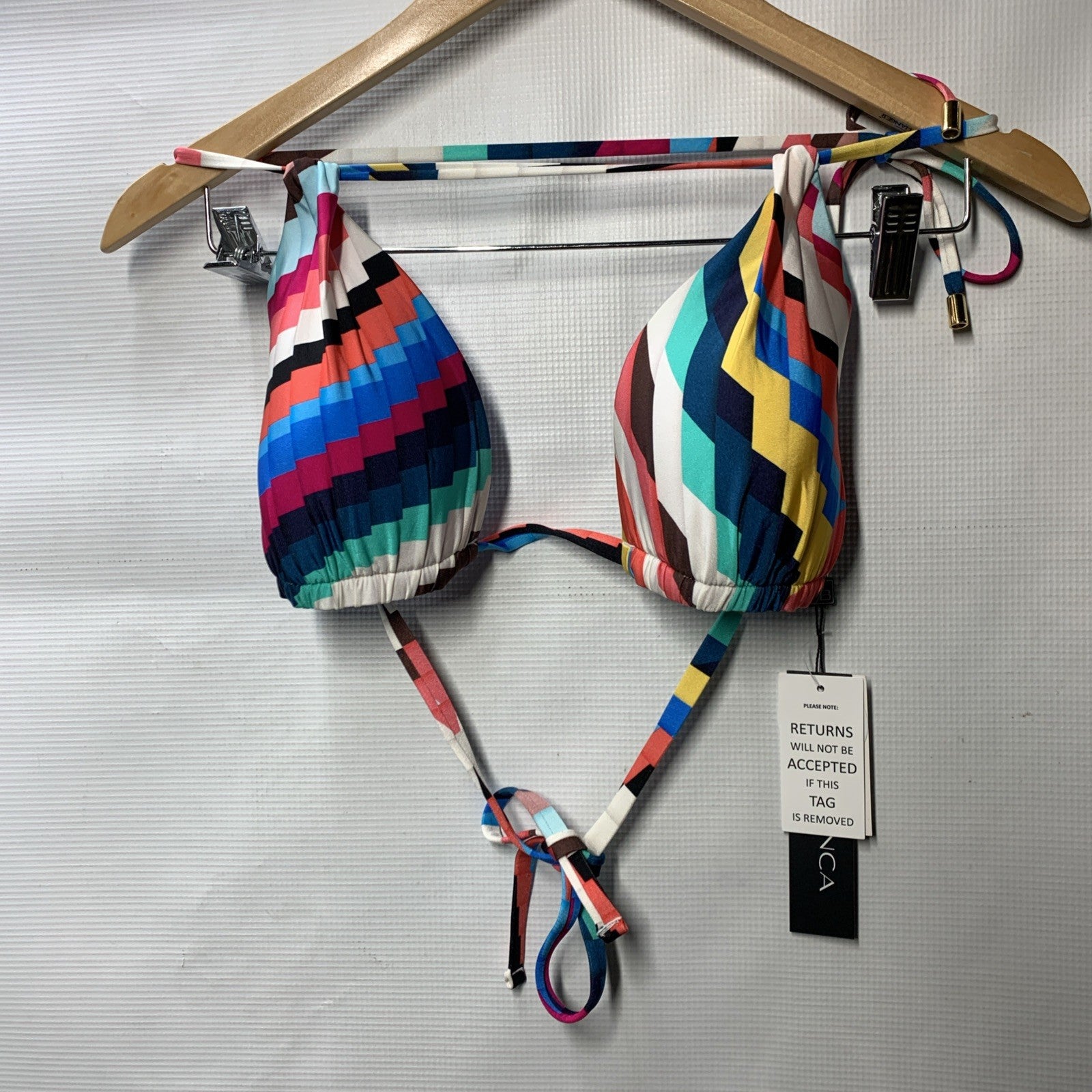 La Blanca women's slice printed halter bikini top in size 6, featuring colorful swimwear with halter straps and supportive fit.