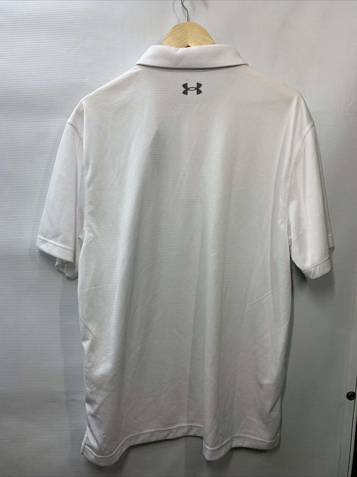 Under Armour Loose Athletic Tech Polo Men White Golf Short Sleeve Soft - Size XL